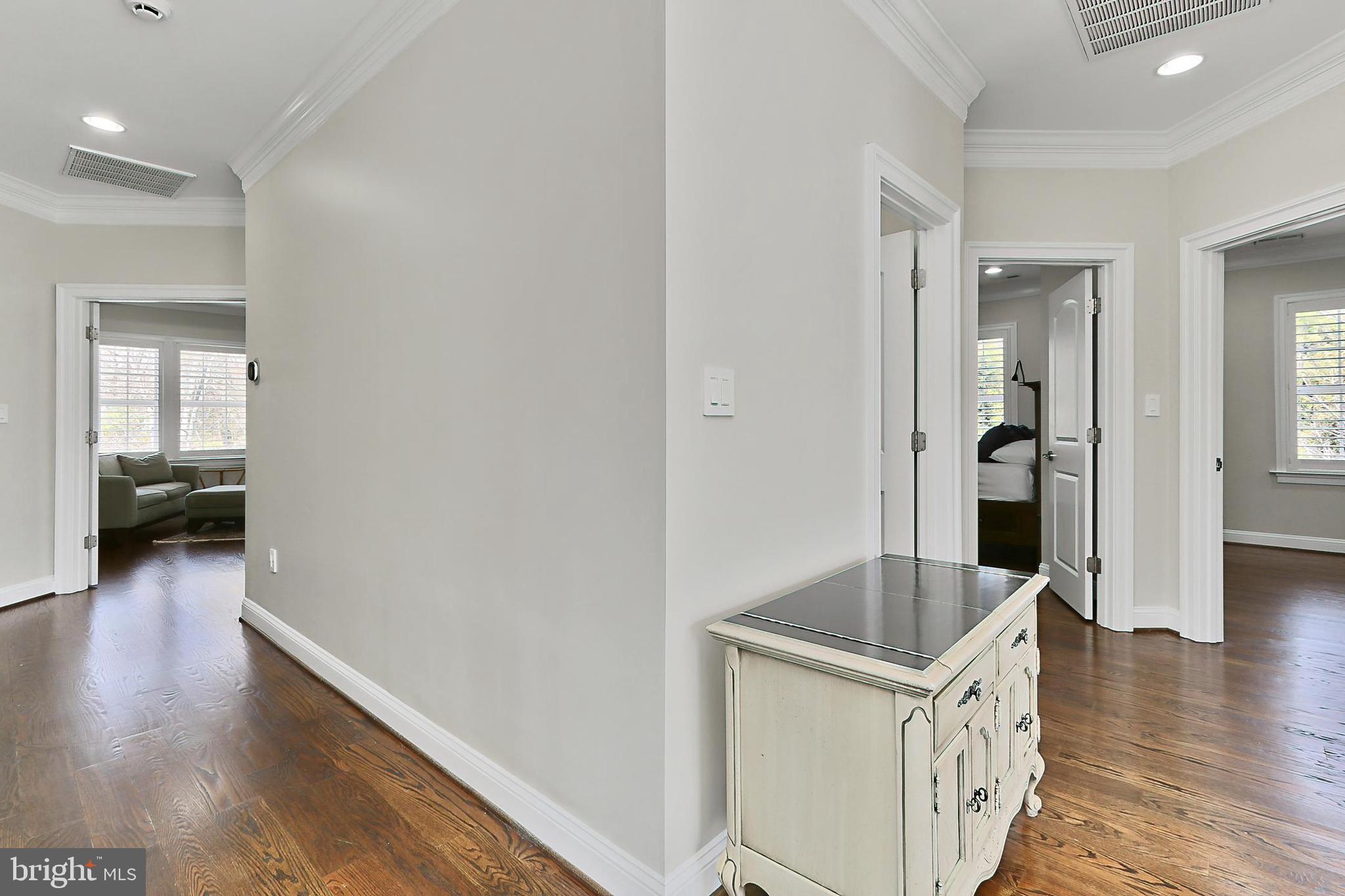 VIENNA WOODS - Residential