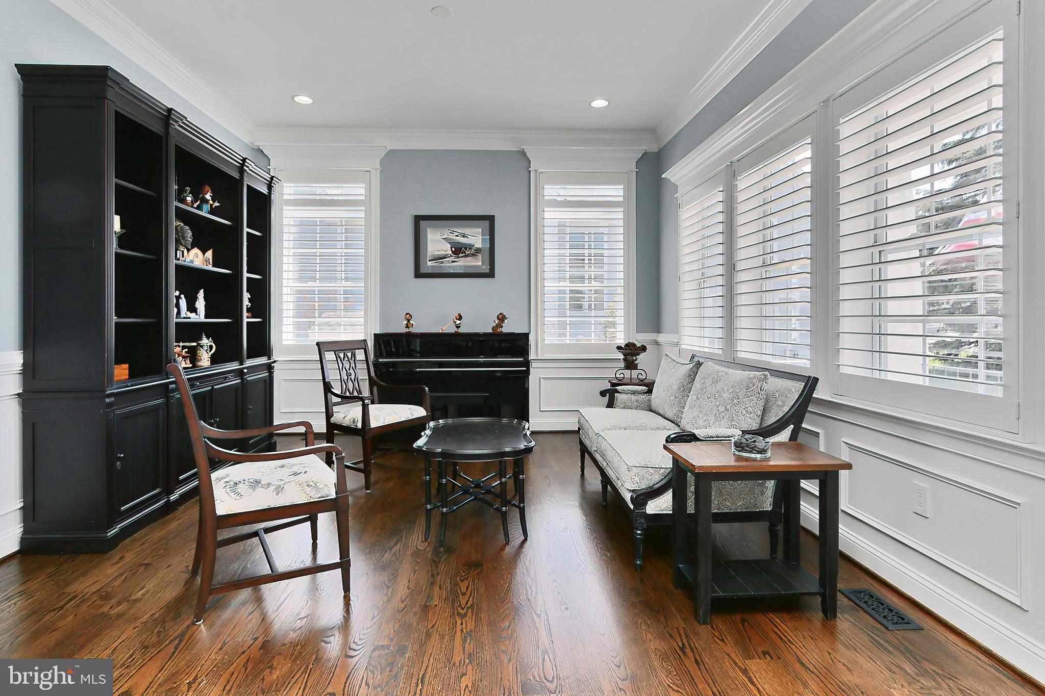 VIENNA WOODS - Residential