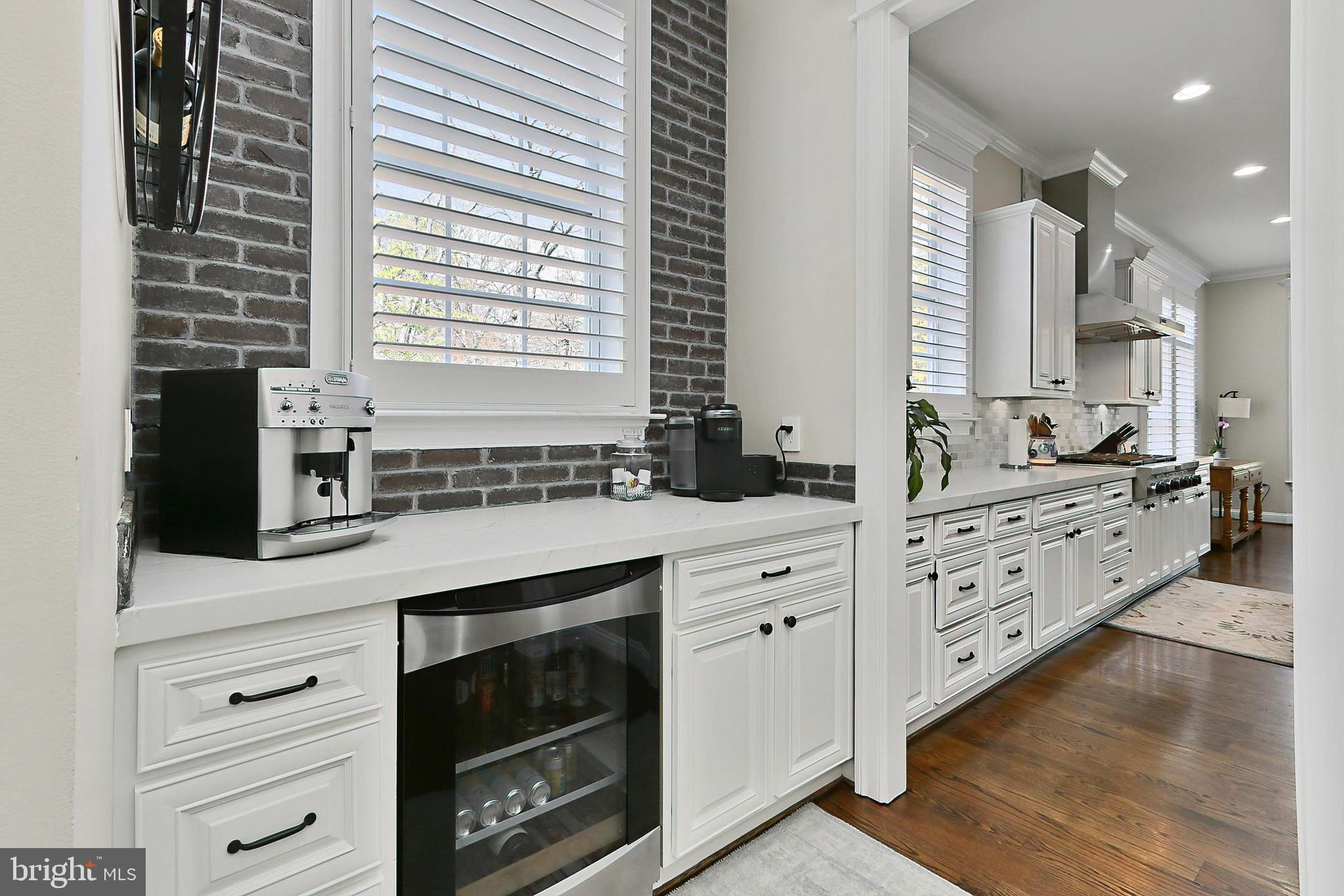 VIENNA WOODS - Residential