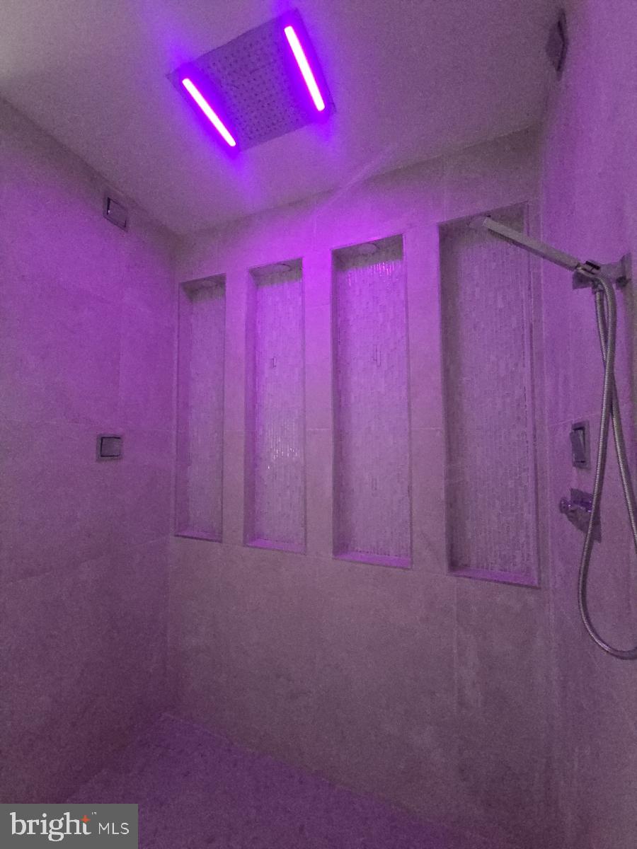 KENSINGTON - Residential