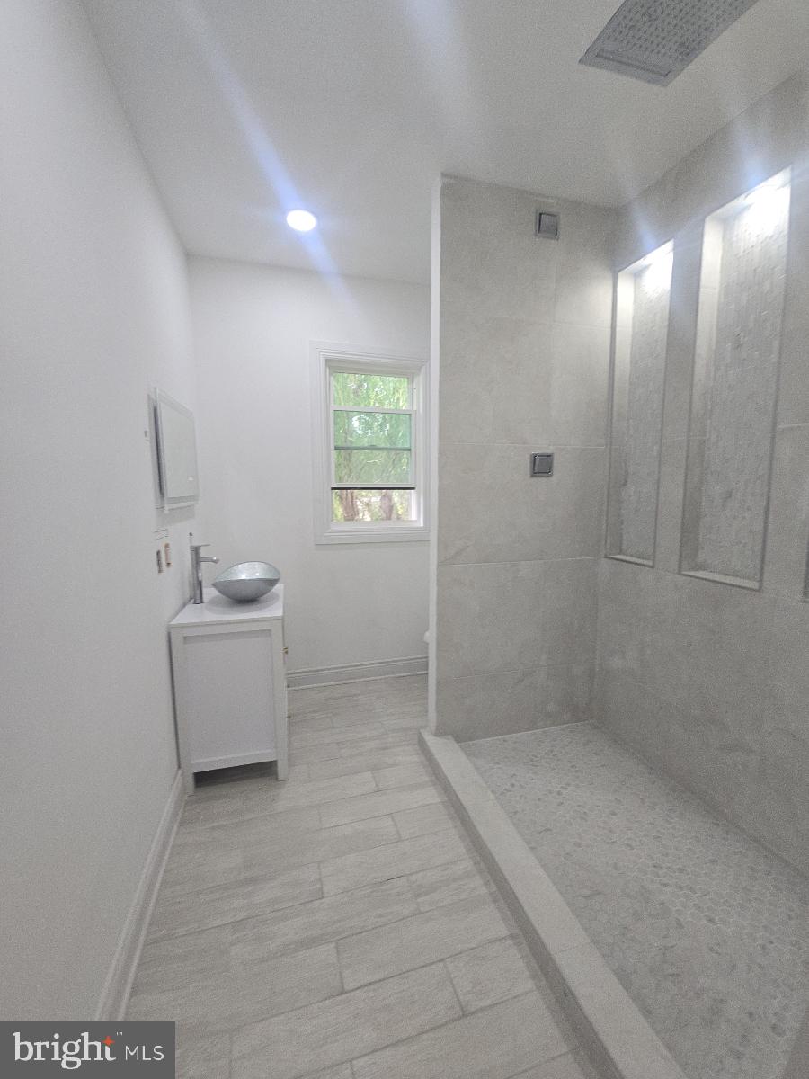 KENSINGTON - Residential