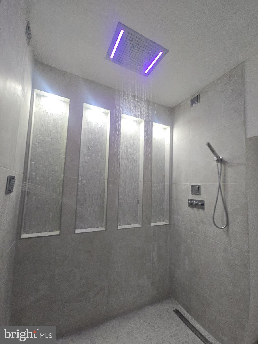 KENSINGTON - Residential