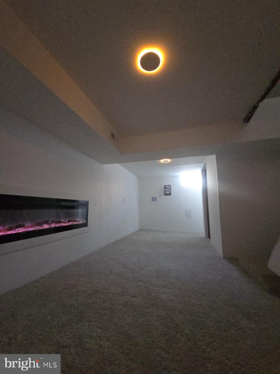 KENSINGTON - Residential