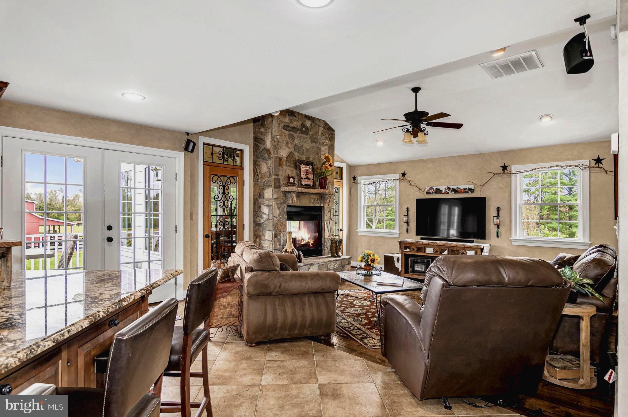 MOUNTAIN FARM - Residential