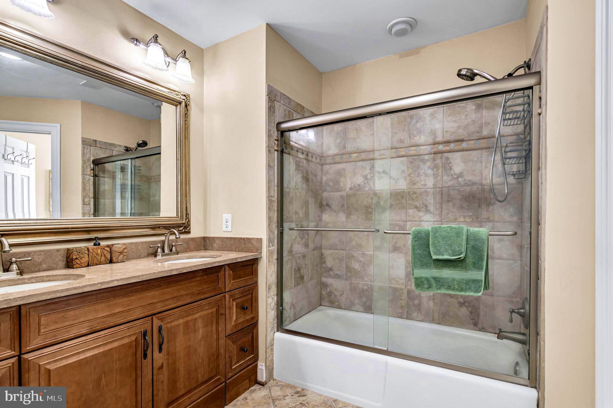 MOUNTAIN FARM - Residential