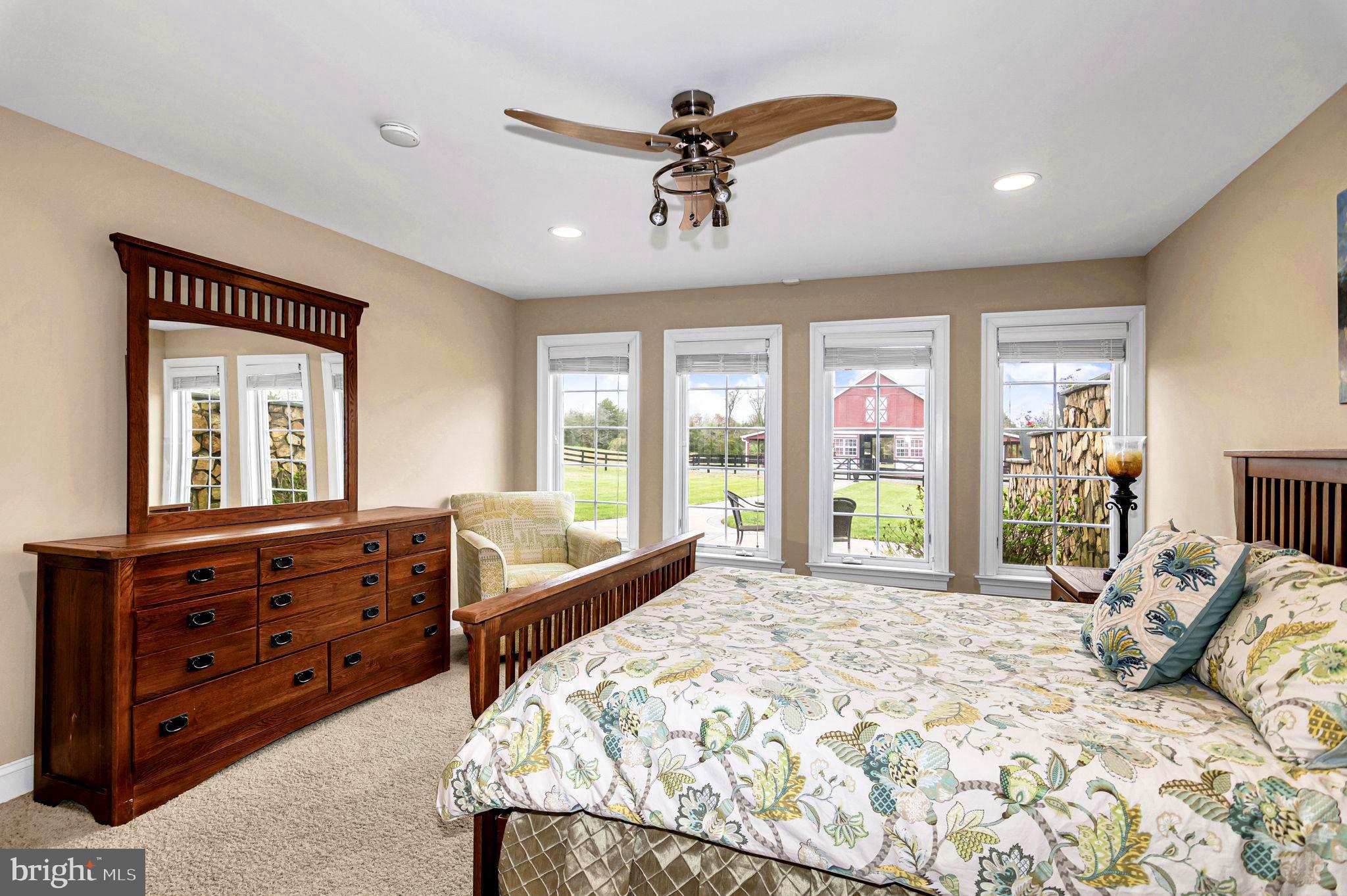 MOUNTAIN FARM - Residential