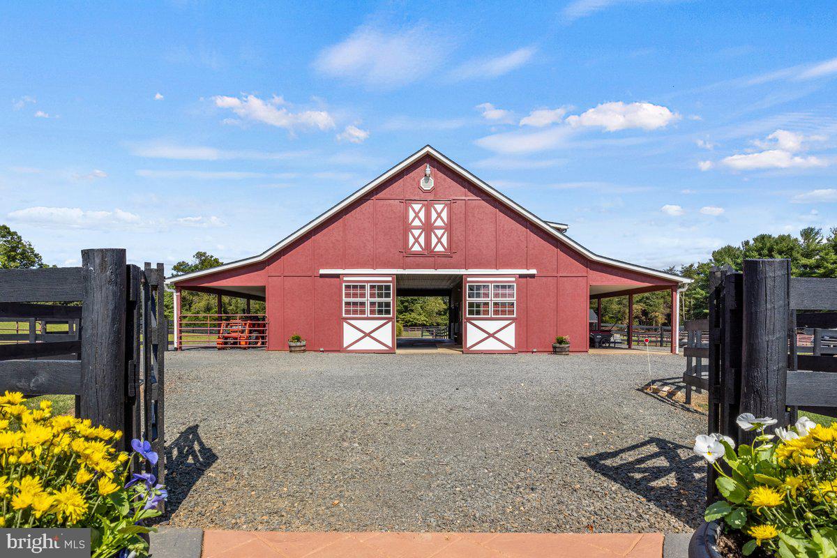 MOUNTAIN FARM - Residential