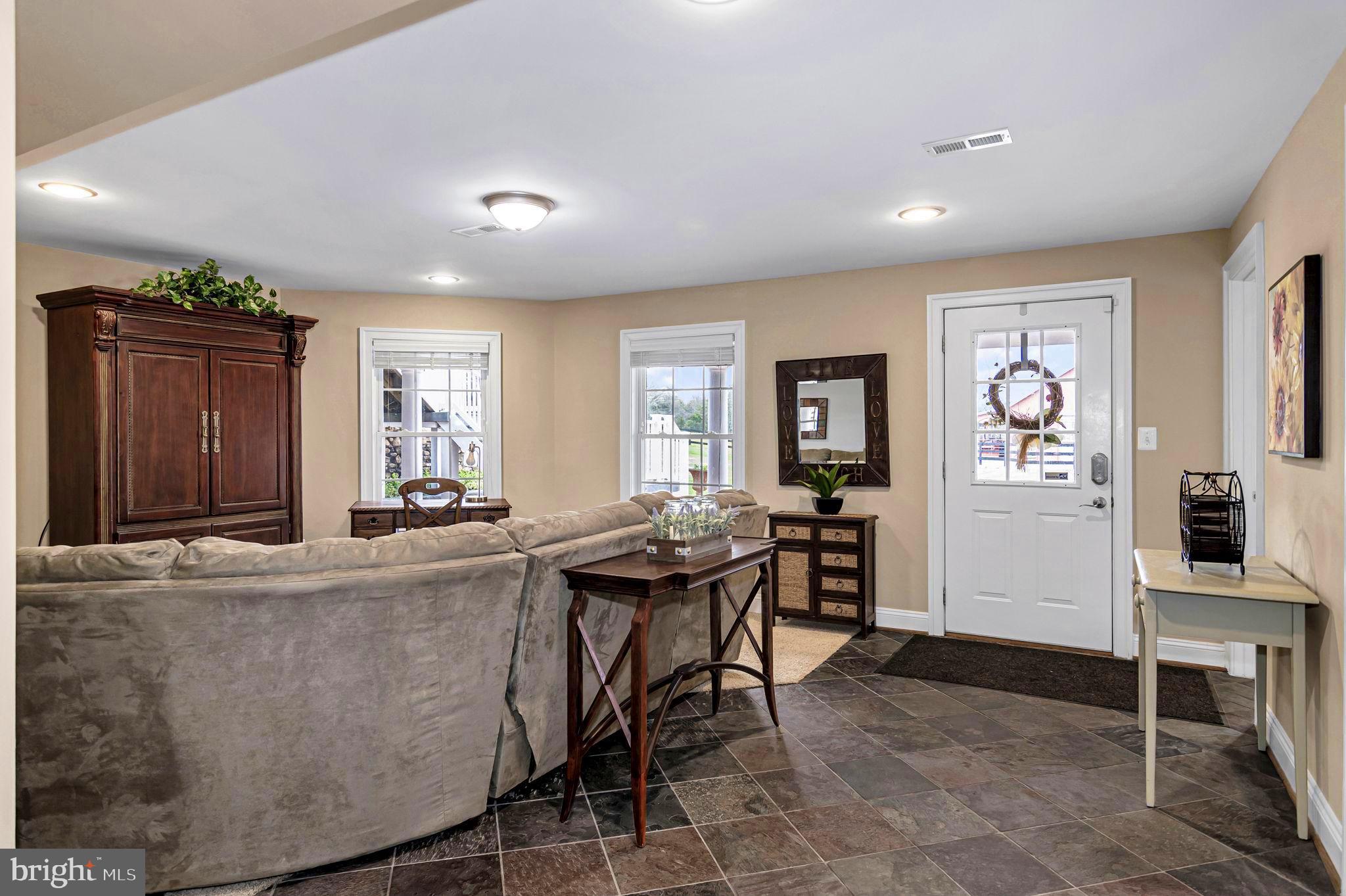 MOUNTAIN FARM - Residential