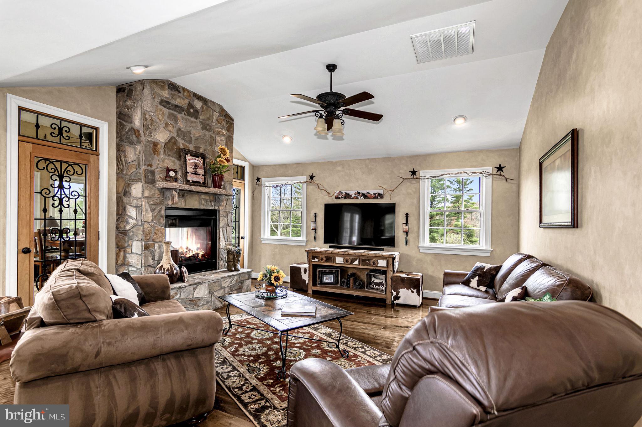 MOUNTAIN FARM - Residential