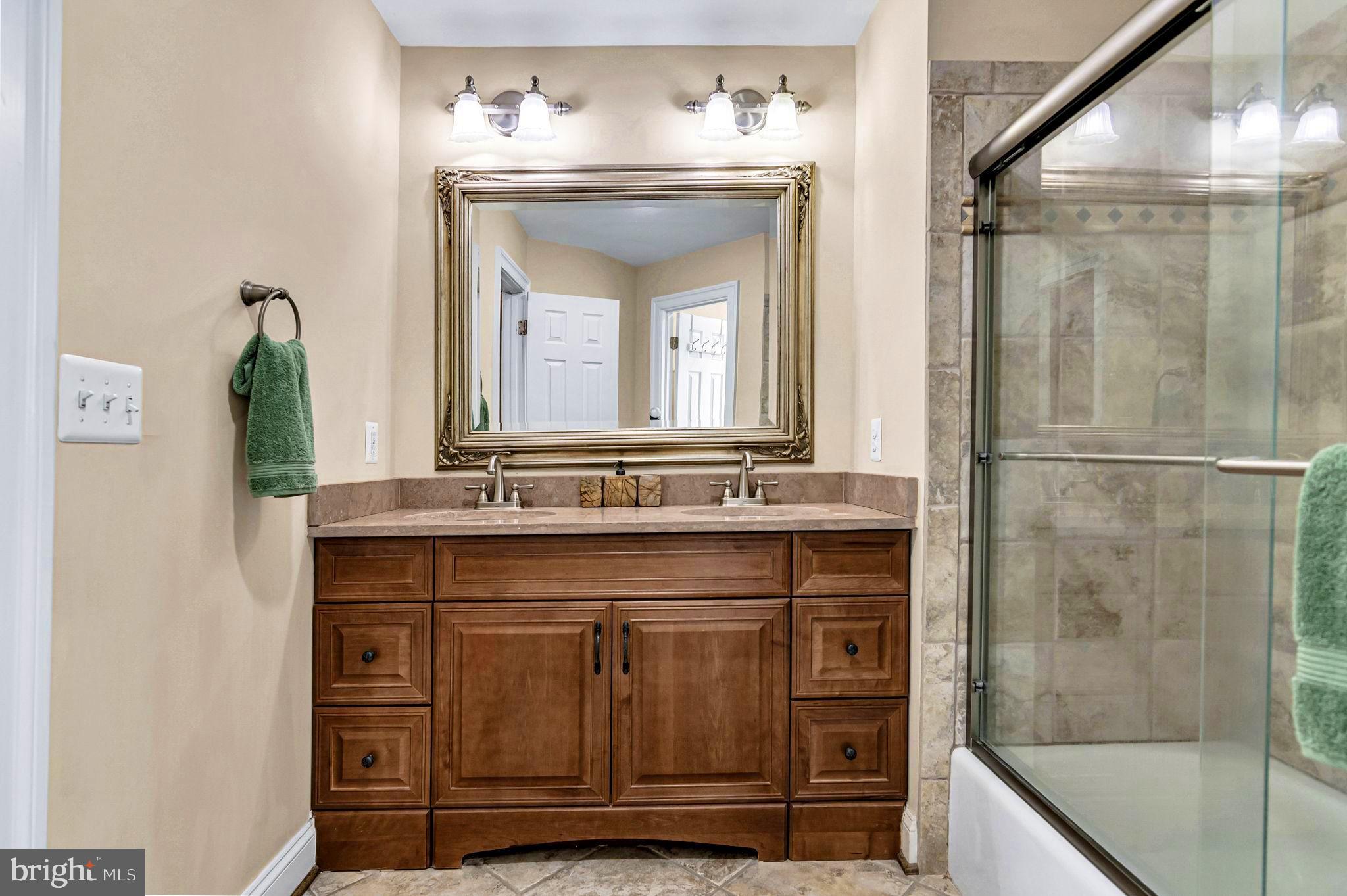 MOUNTAIN FARM - Residential