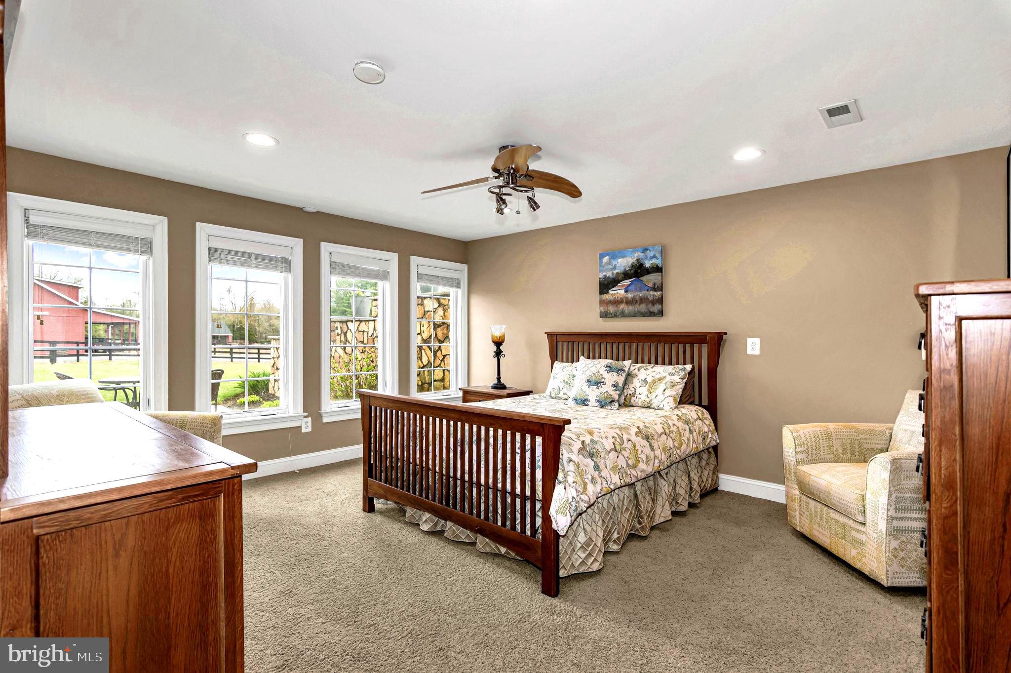 MOUNTAIN FARM - Residential