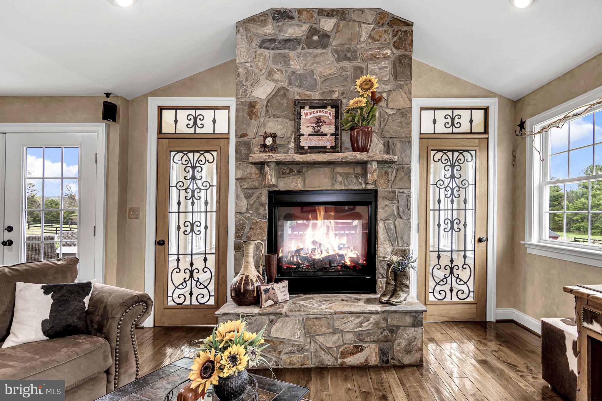 MOUNTAIN FARM - Residential