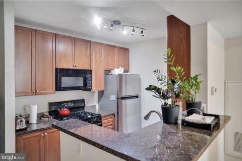 851 N GLEBE ROAD 402 ARLINGTON VA 22203