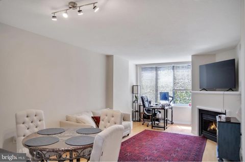 851 N GLEBE ROAD 402 ARLINGTON VA 22203