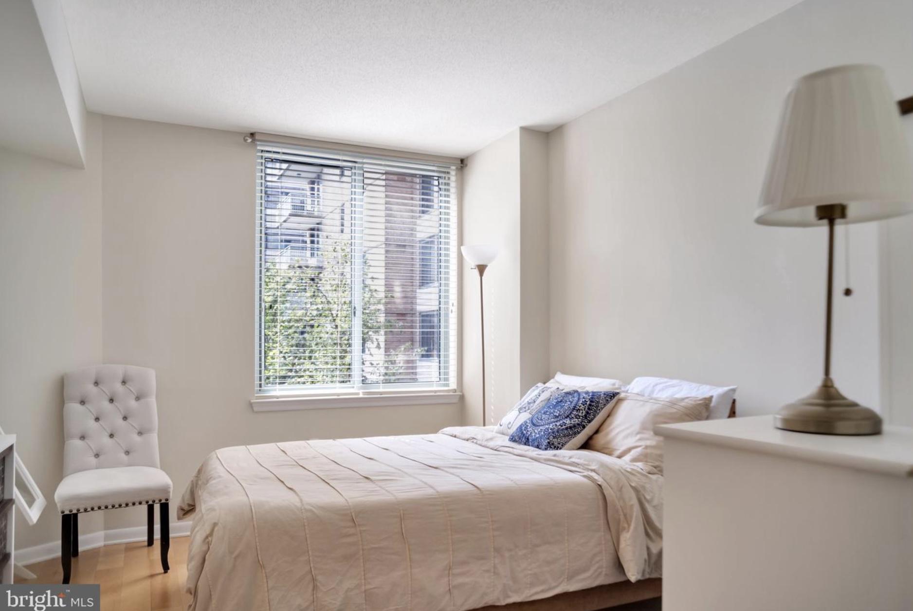 851 N GLEBE ROAD 402