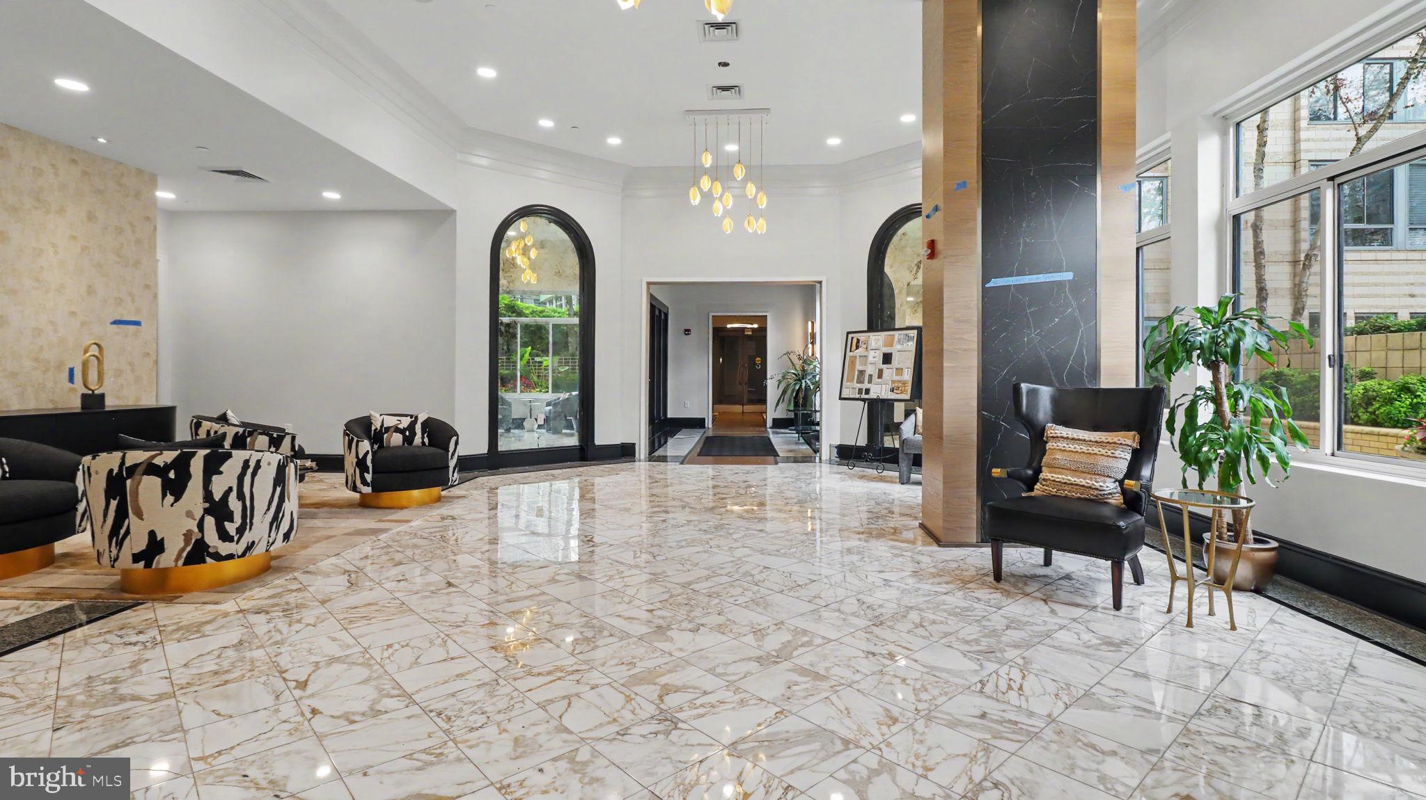 851 N GLEBE ROAD 402