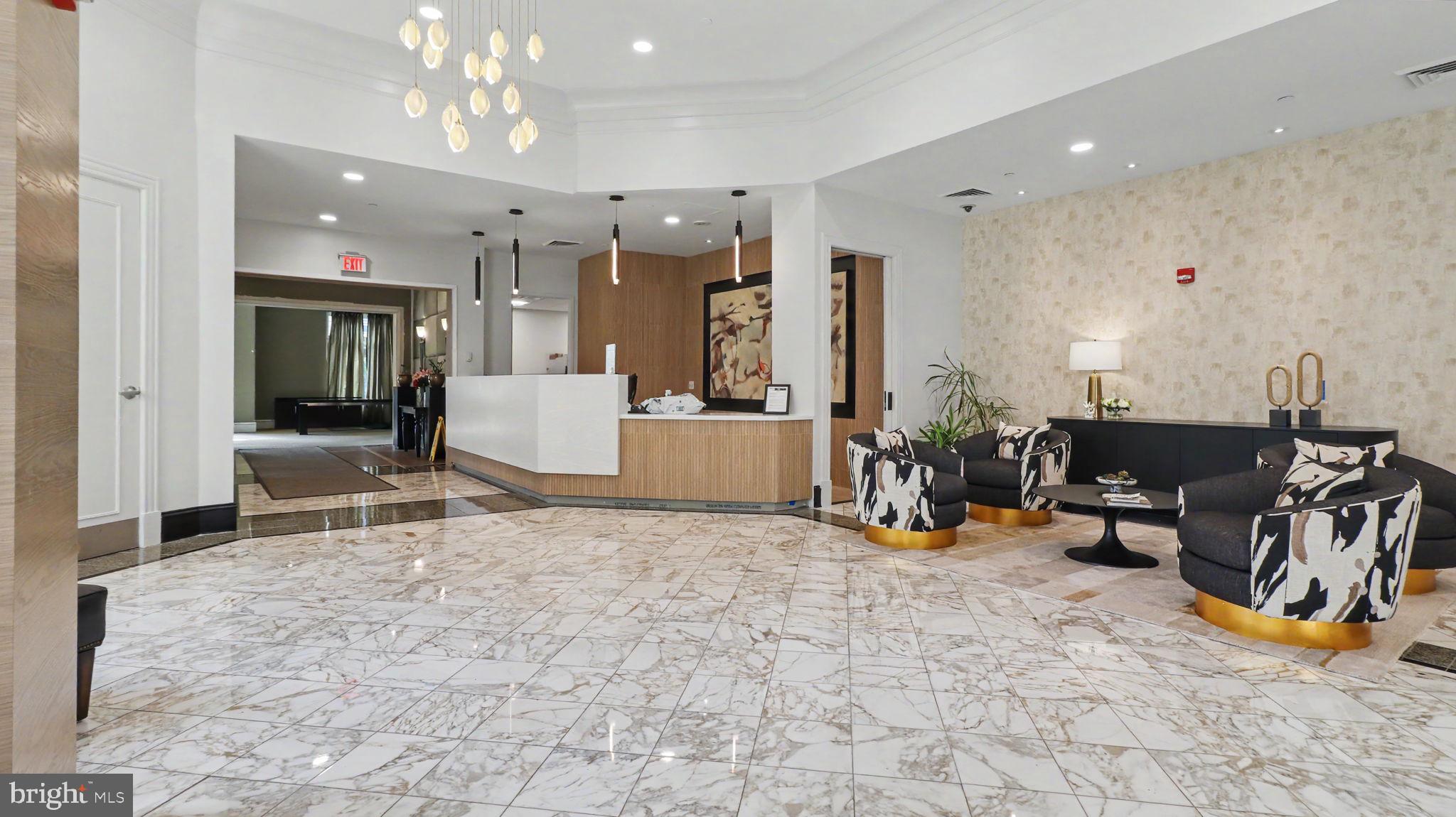851 N GLEBE ROAD 402