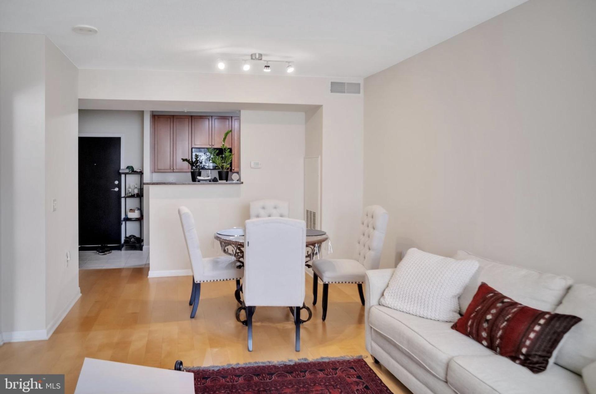 851 N GLEBE ROAD 402