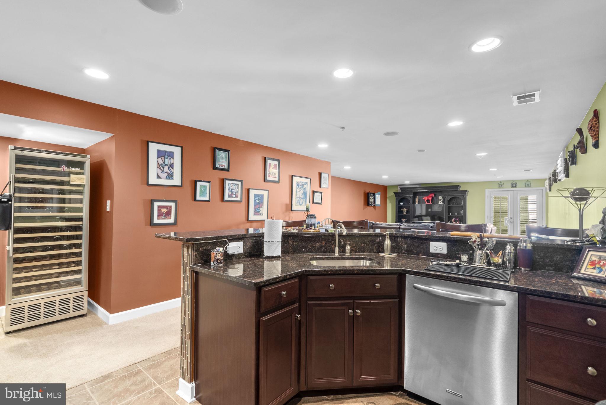 THE RESERVE AT COLLEGE HEIGHTS - Residential
