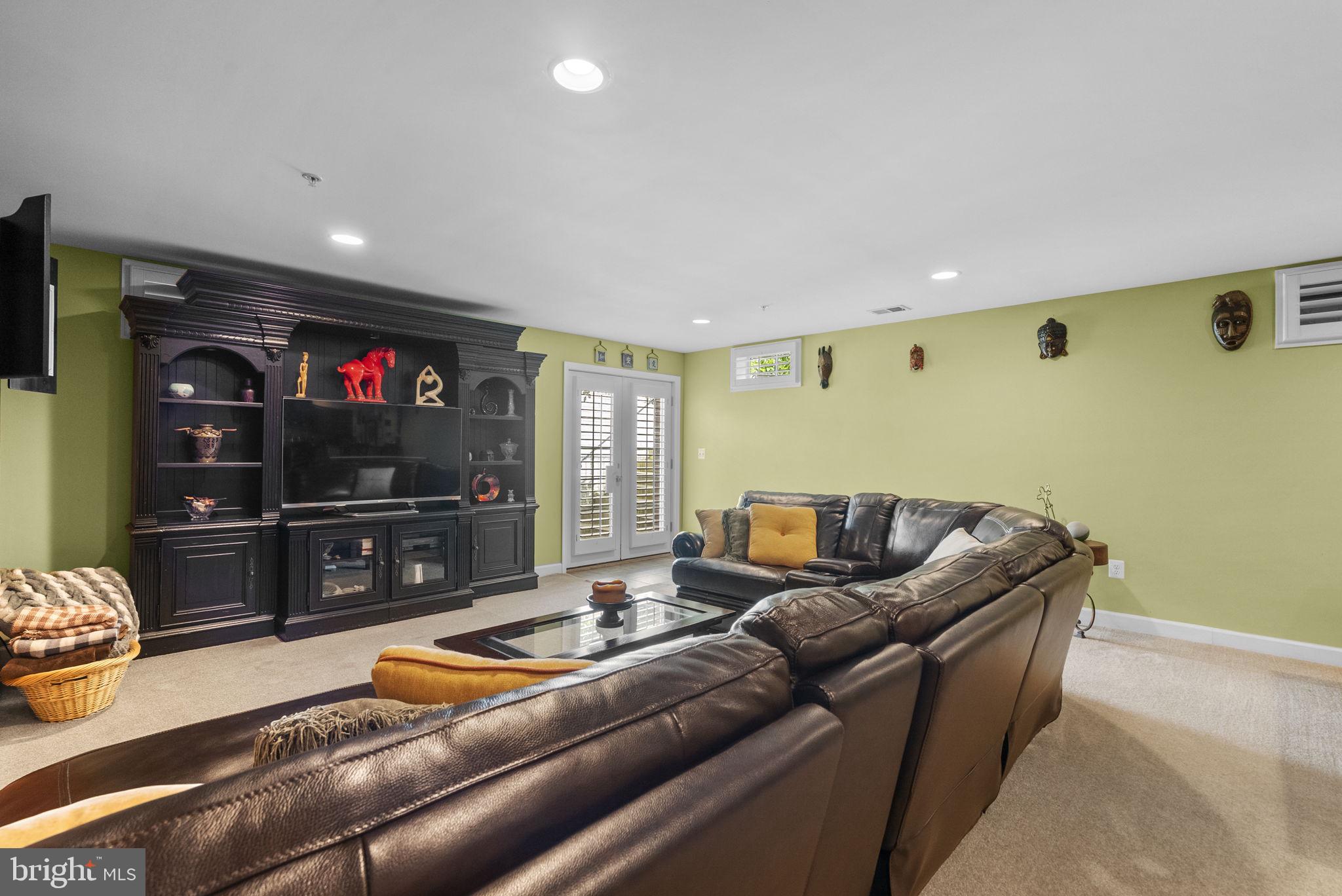 THE RESERVE AT COLLEGE HEIGHTS - Residential