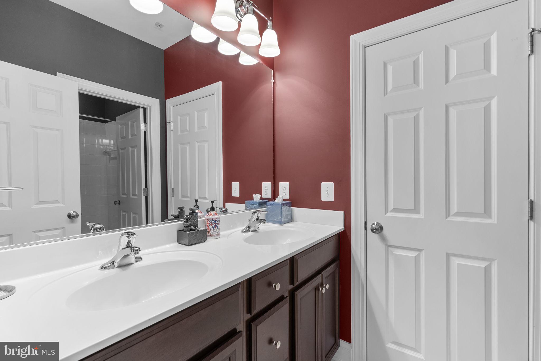 THE RESERVE AT COLLEGE HEIGHTS - Residential