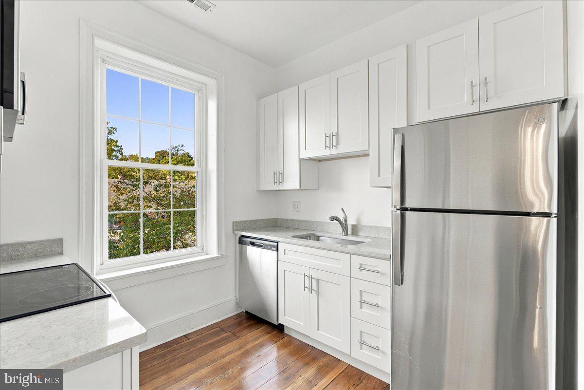 324 W BOSCAWEN STREET 5
