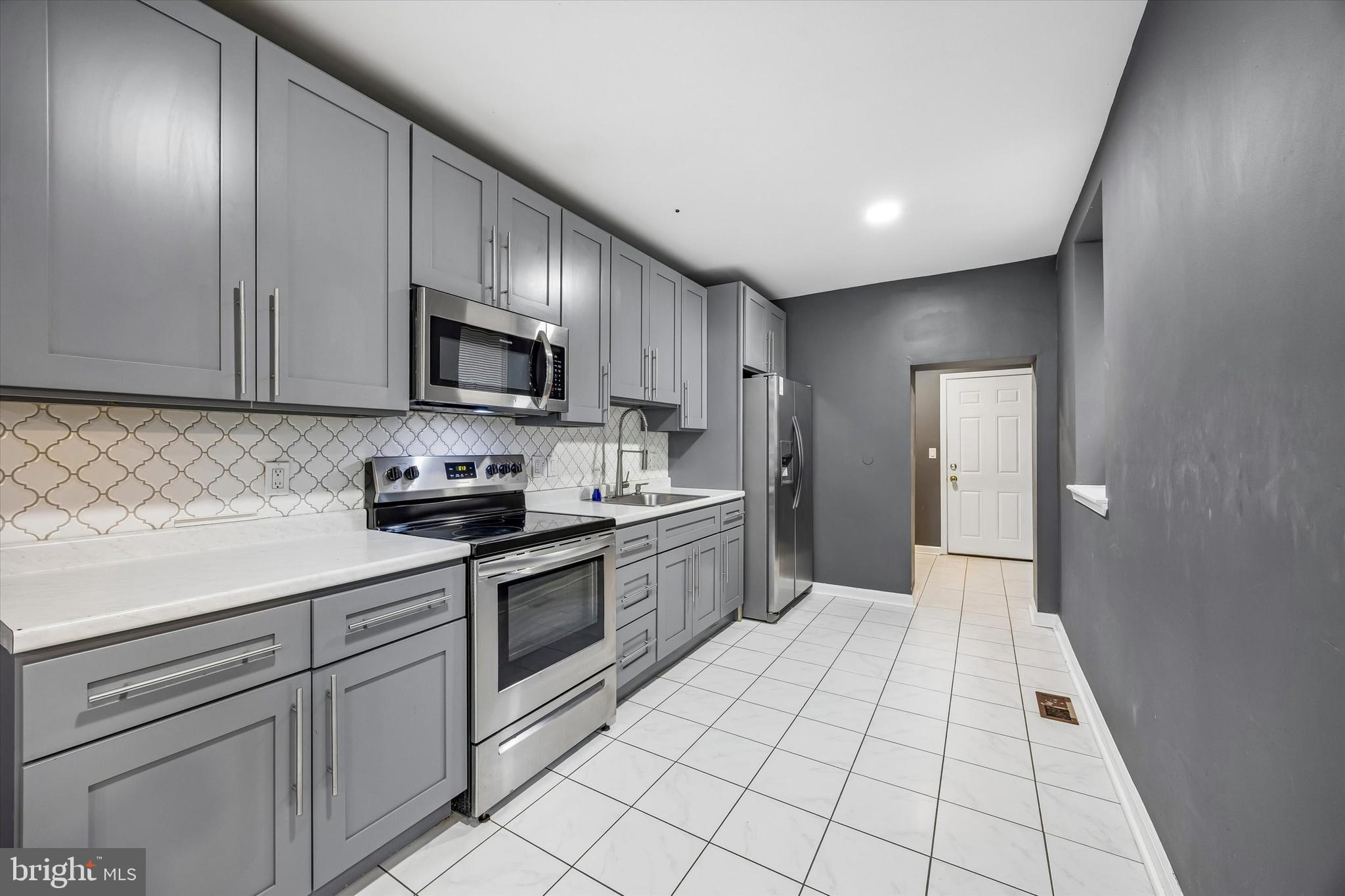 KENSINGTON - Residential