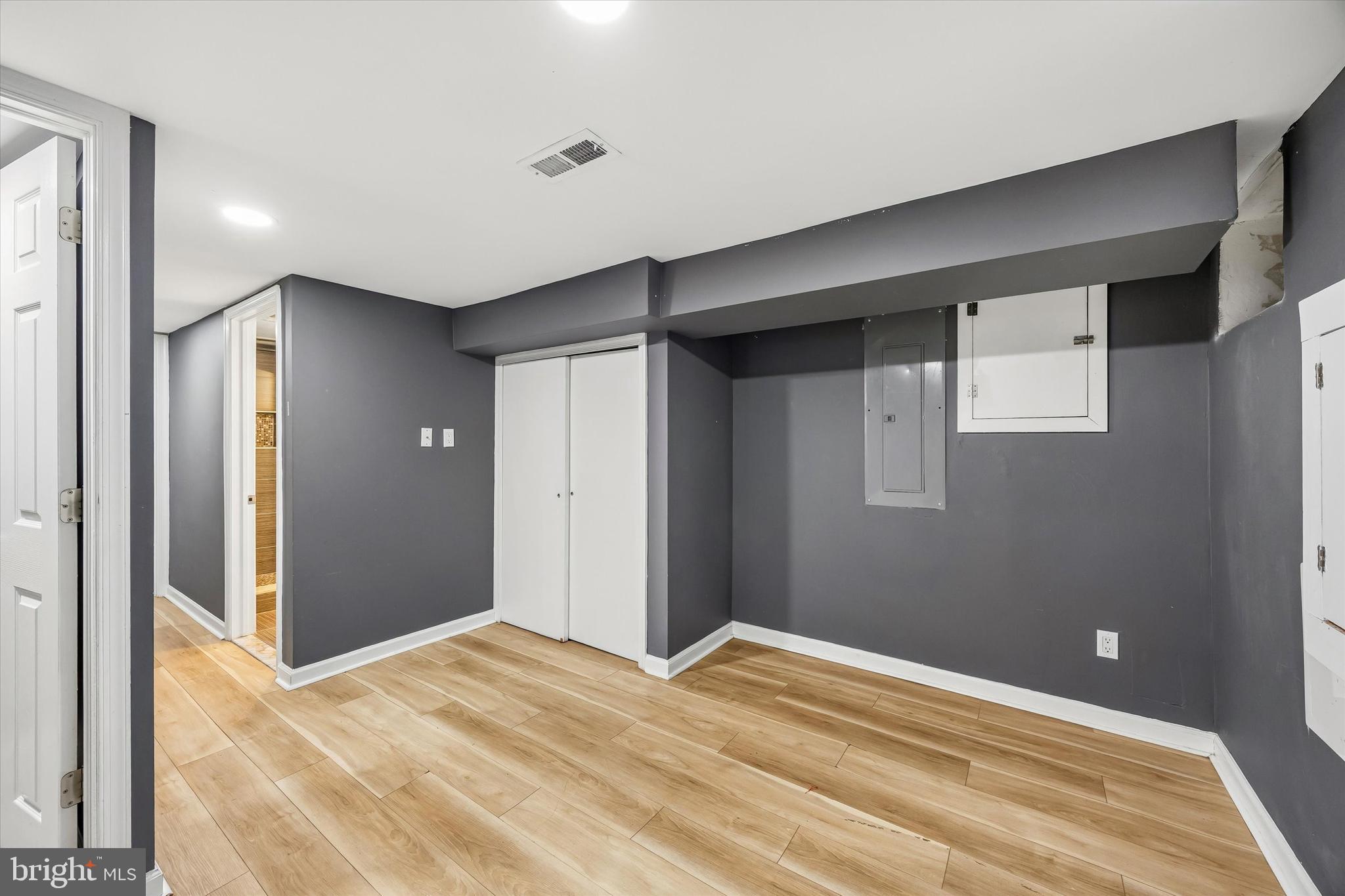 KENSINGTON - Residential