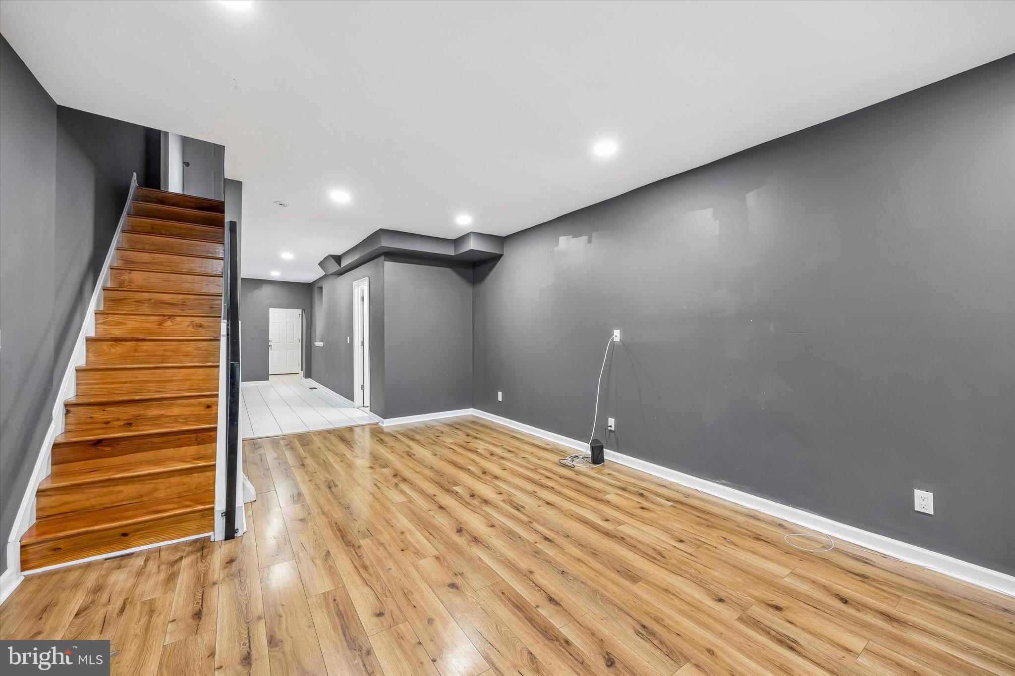 KENSINGTON - Residential