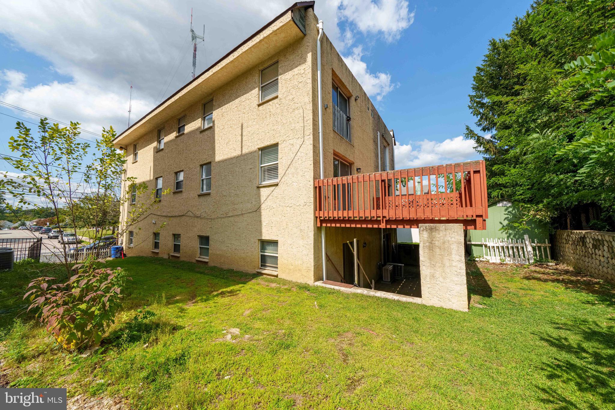 ROXBOROUGH - Residential