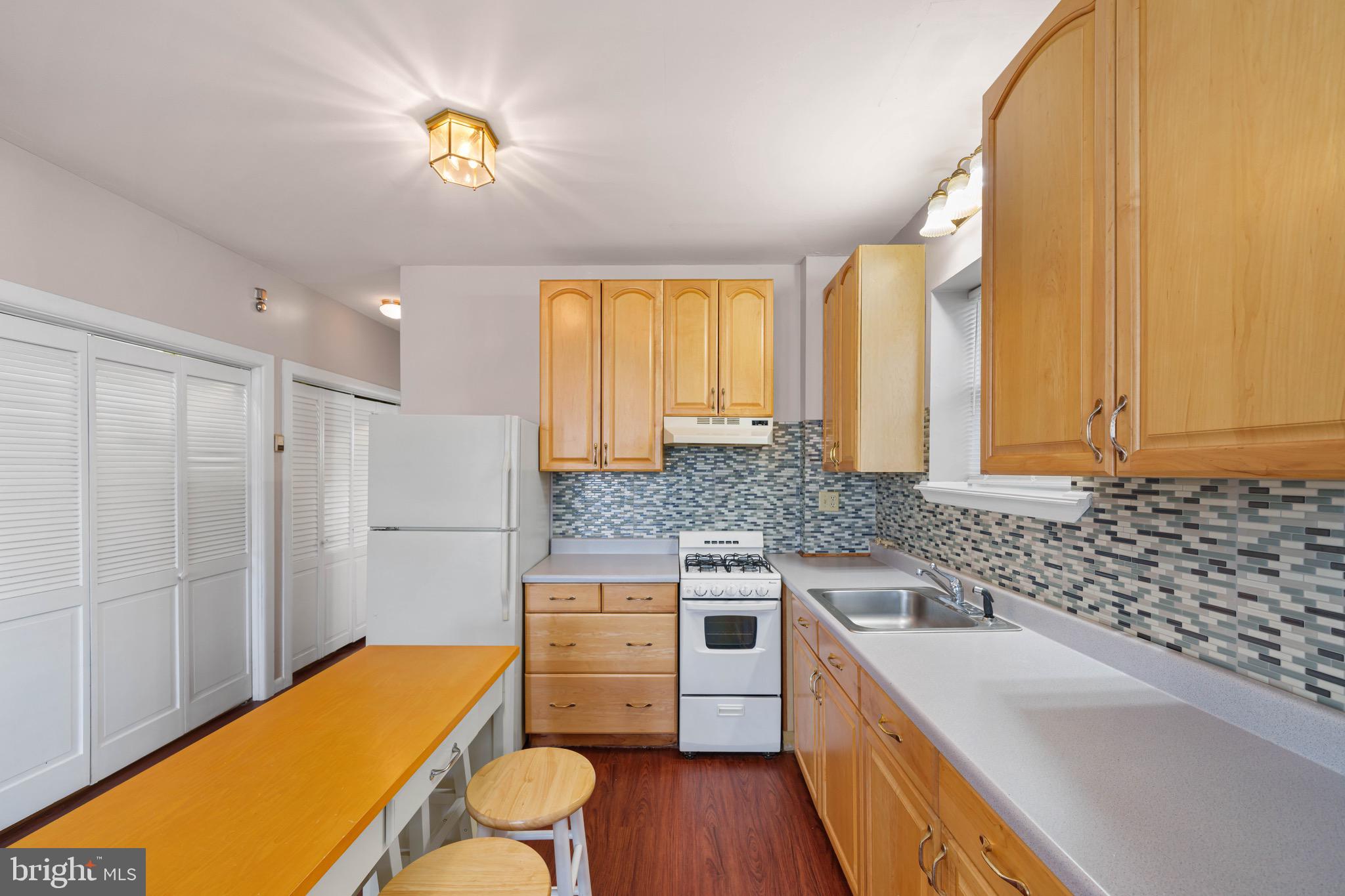 ROXBOROUGH - Residential