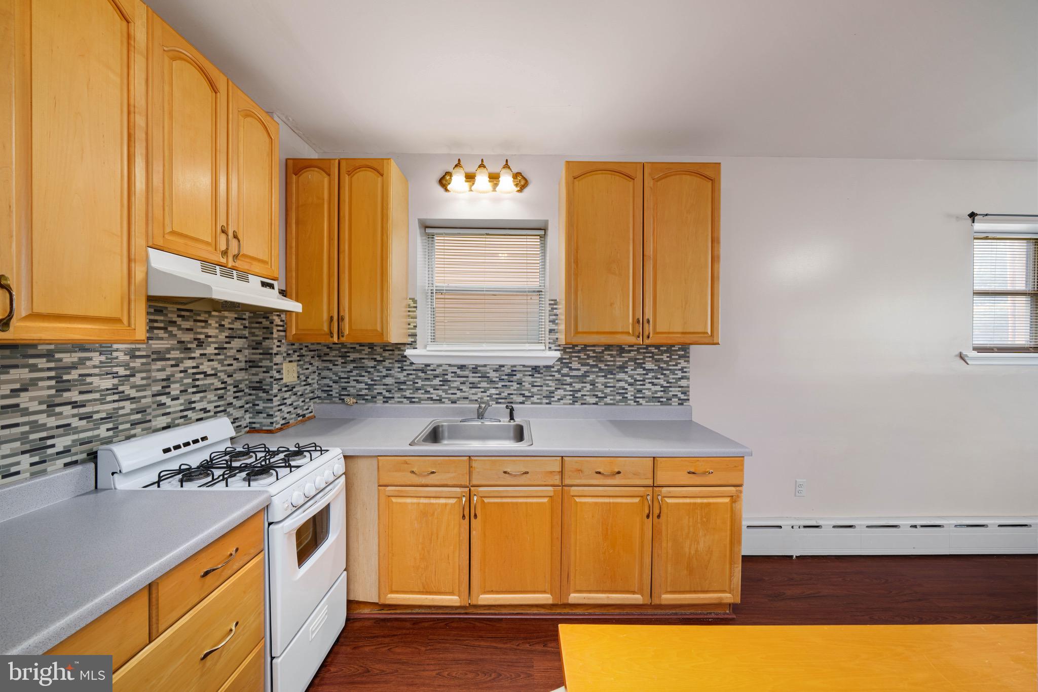 ROXBOROUGH - Residential