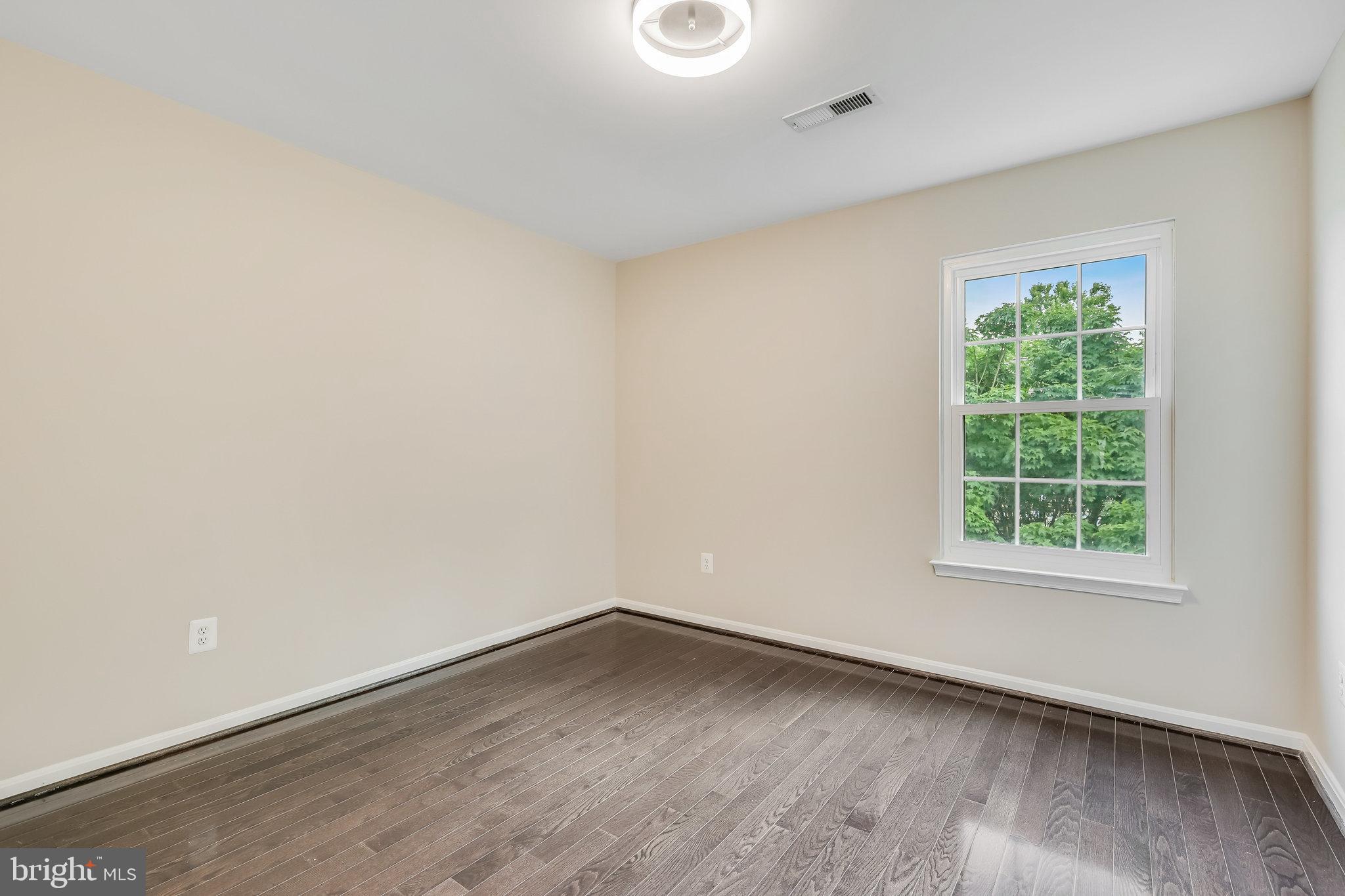 UNIVERSITY CENTER - Residential