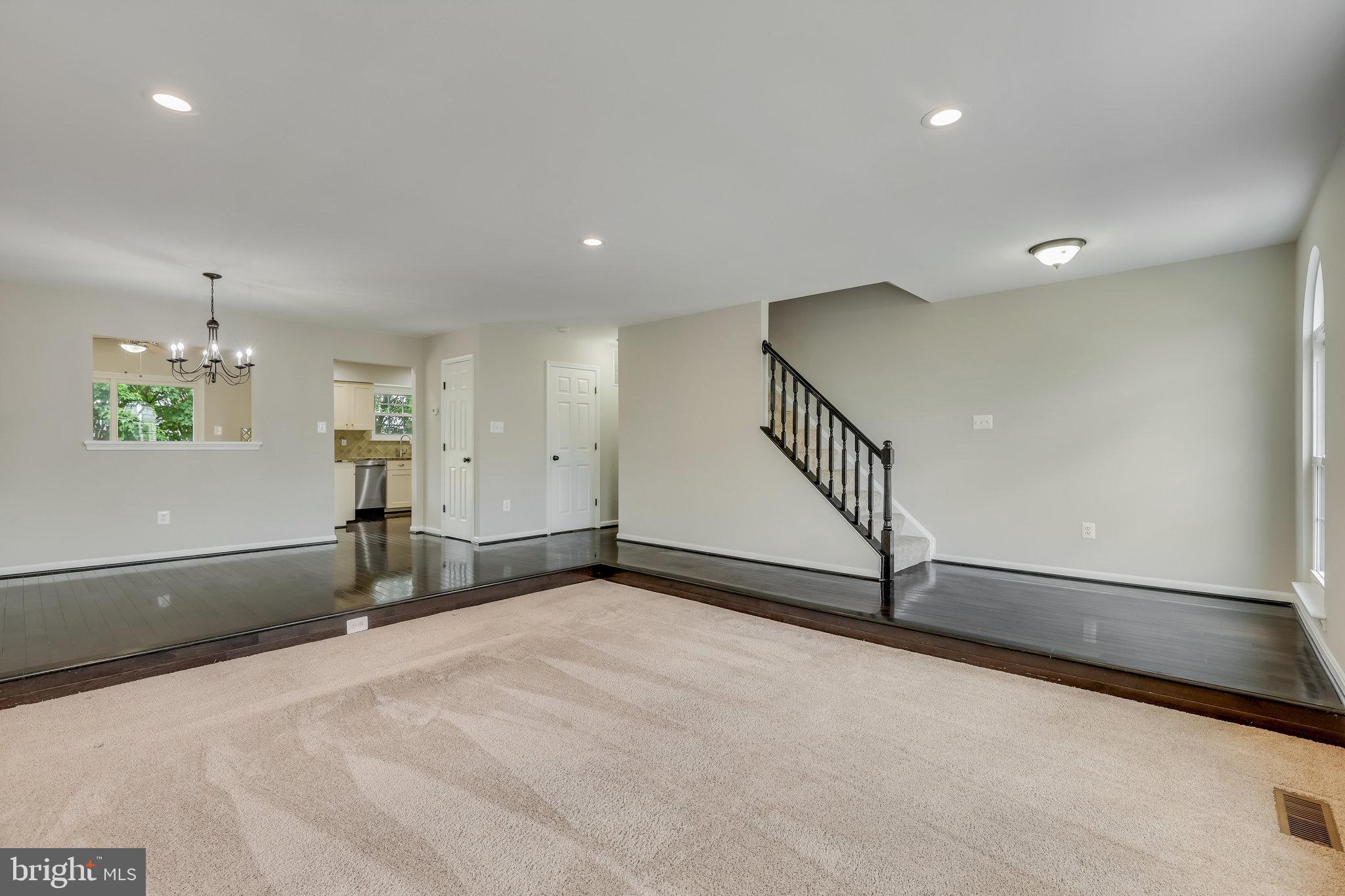 UNIVERSITY CENTER - Residential