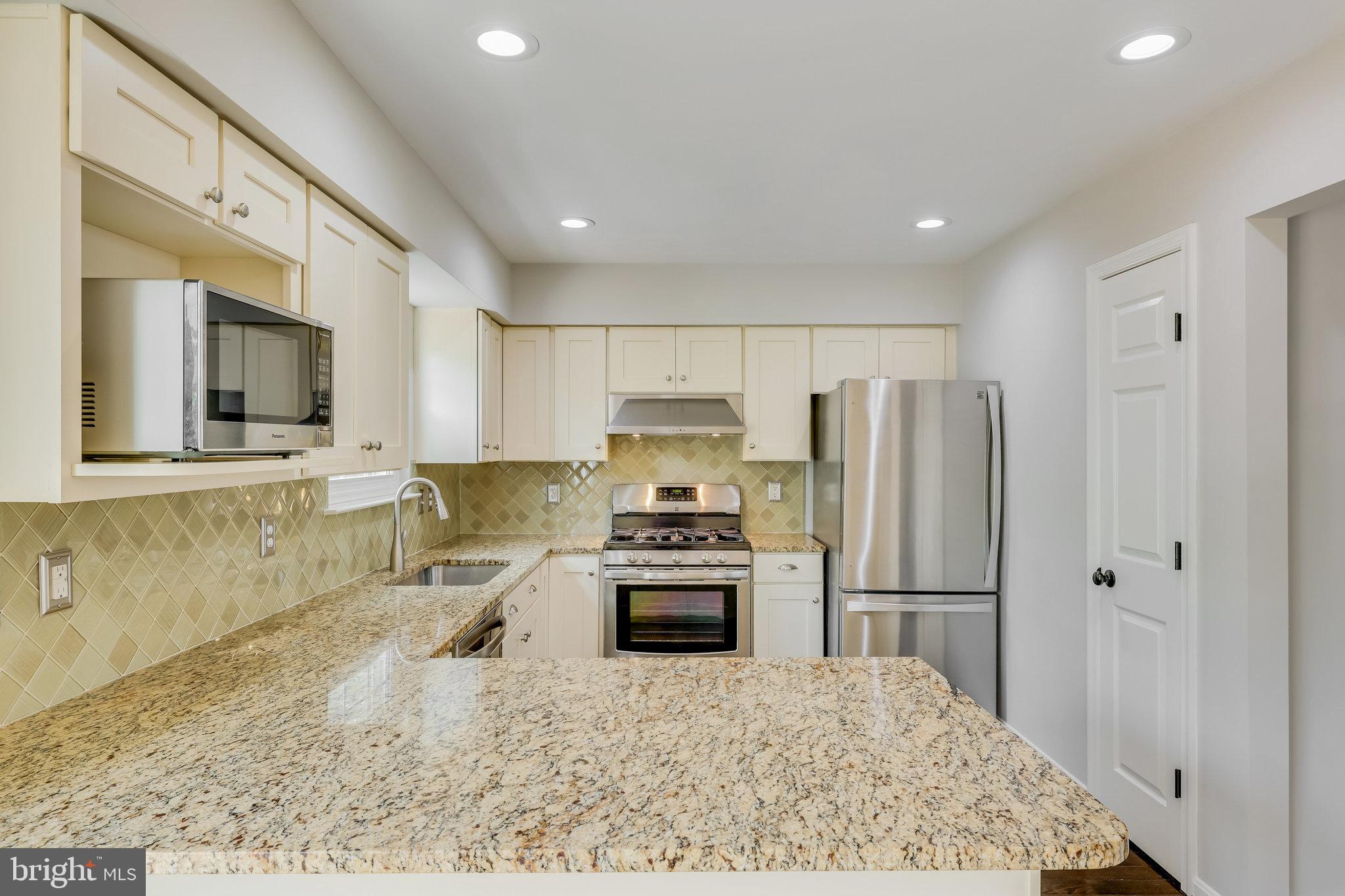 UNIVERSITY CENTER - Residential