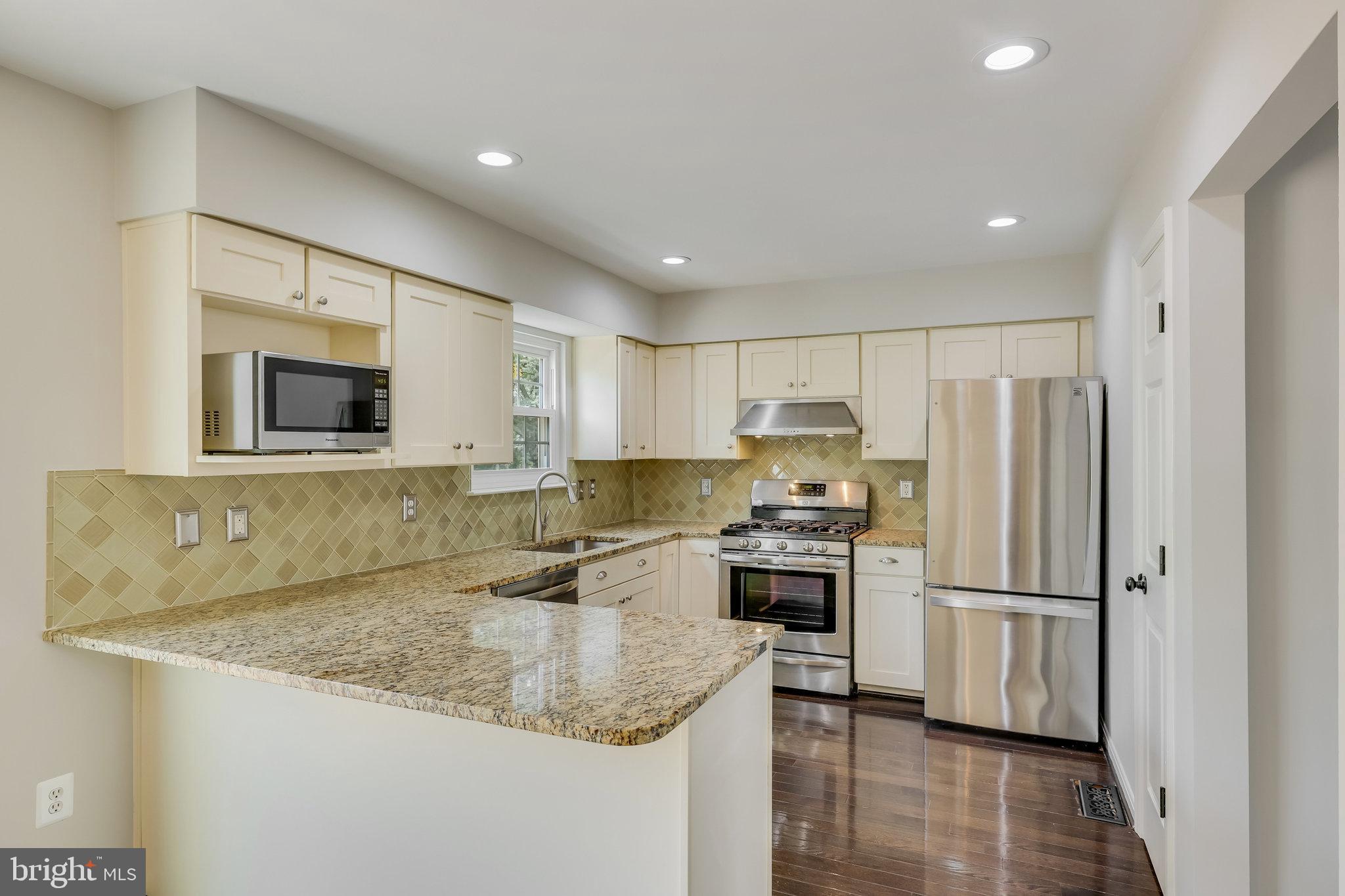 UNIVERSITY CENTER - Residential