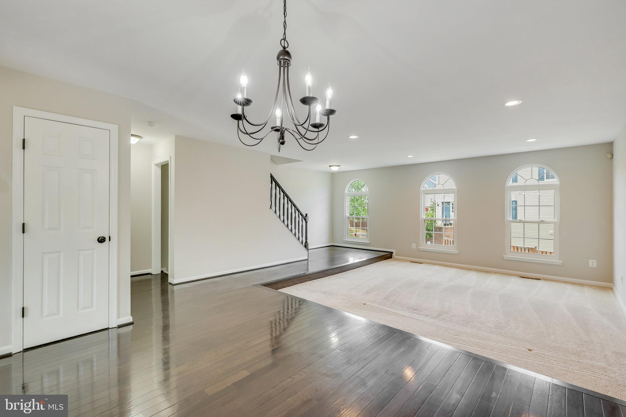 UNIVERSITY CENTER - Residential