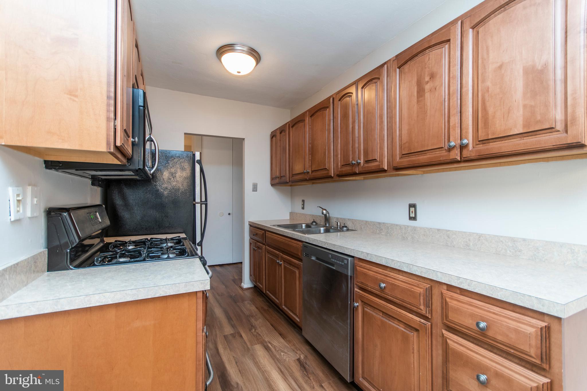 SOMERSET HOUSE - Residential Lease