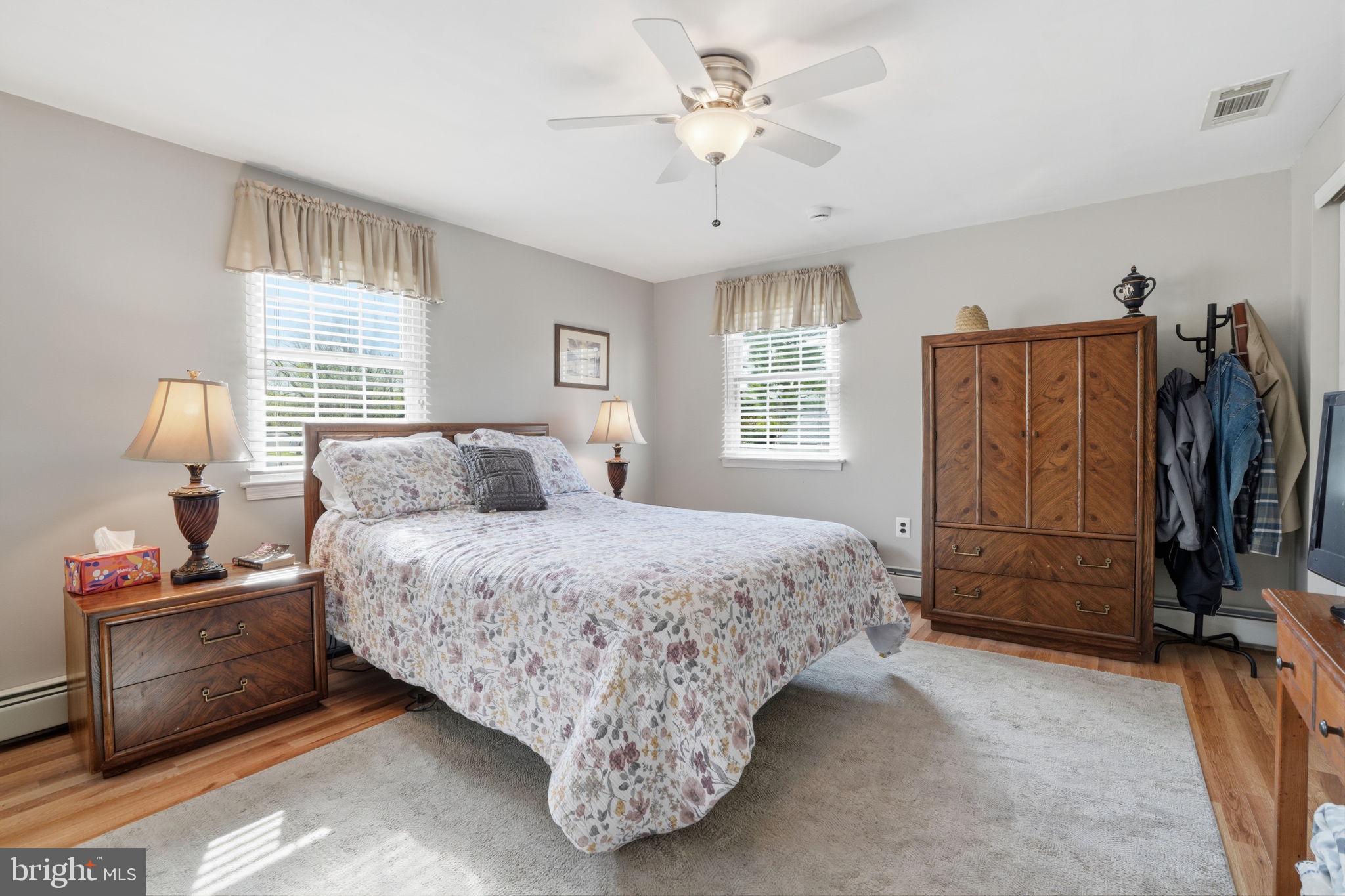 WARWICK MANOR - Residential