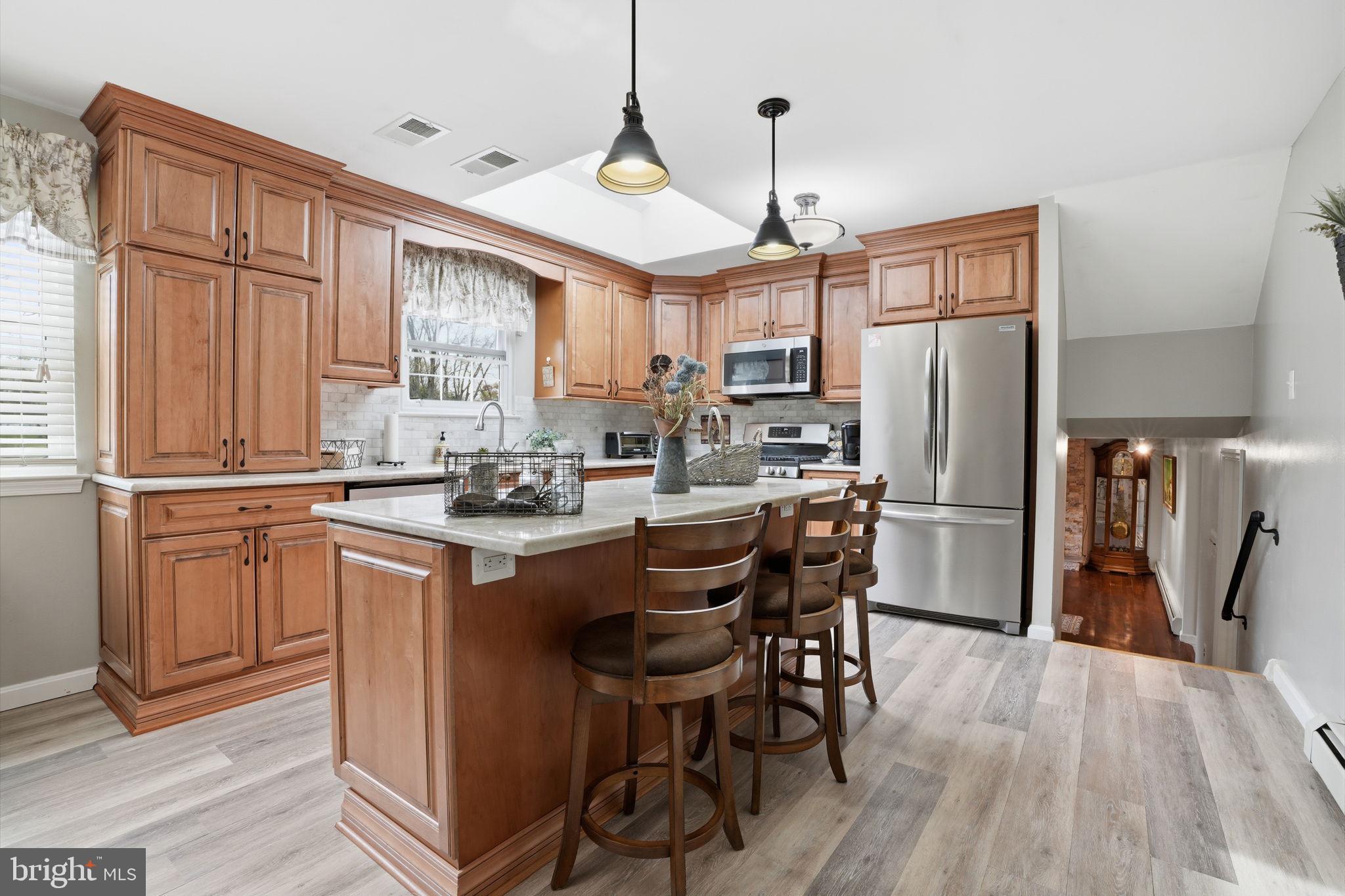 WARWICK MANOR - Residential