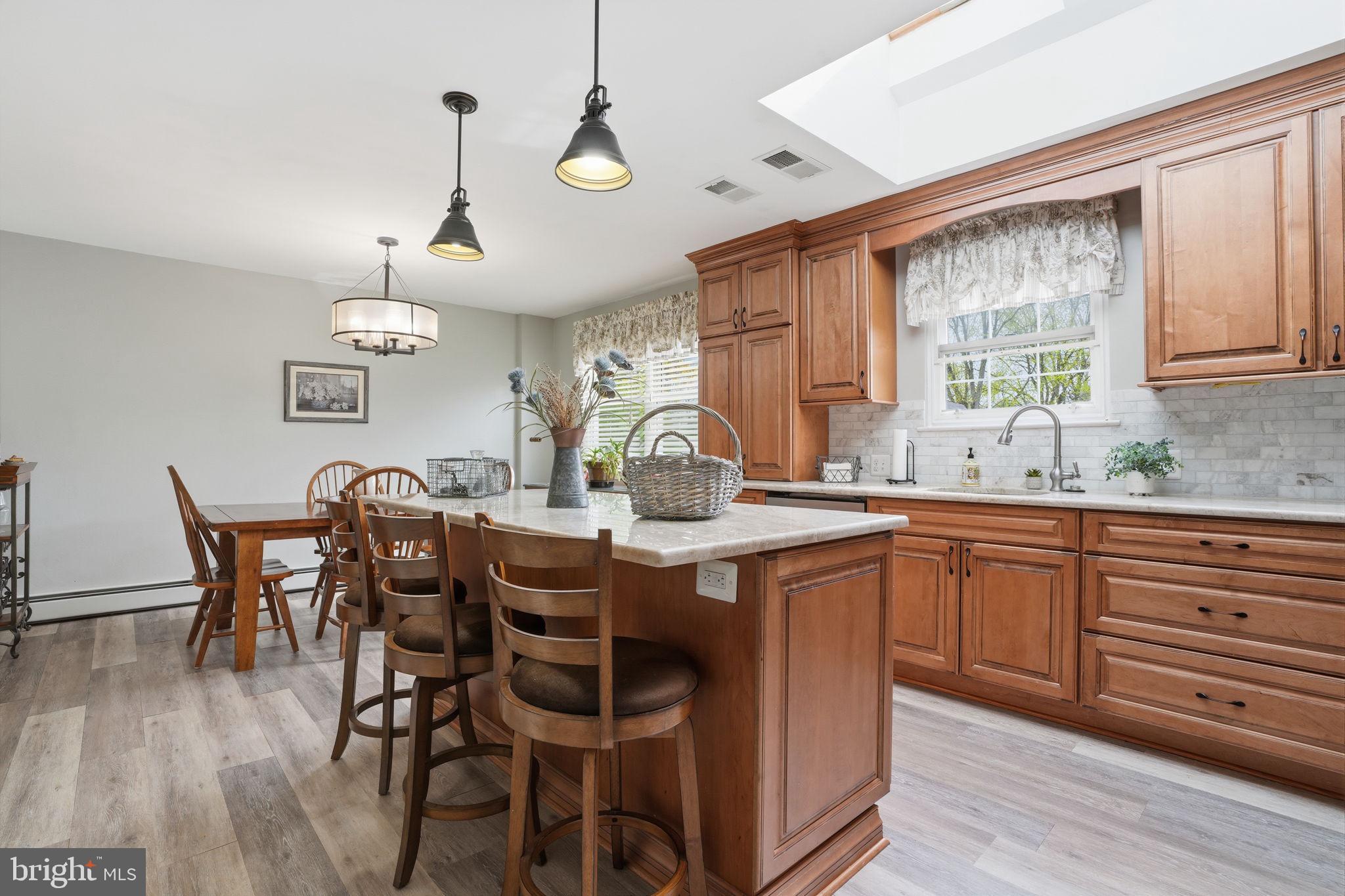 WARWICK MANOR - Residential