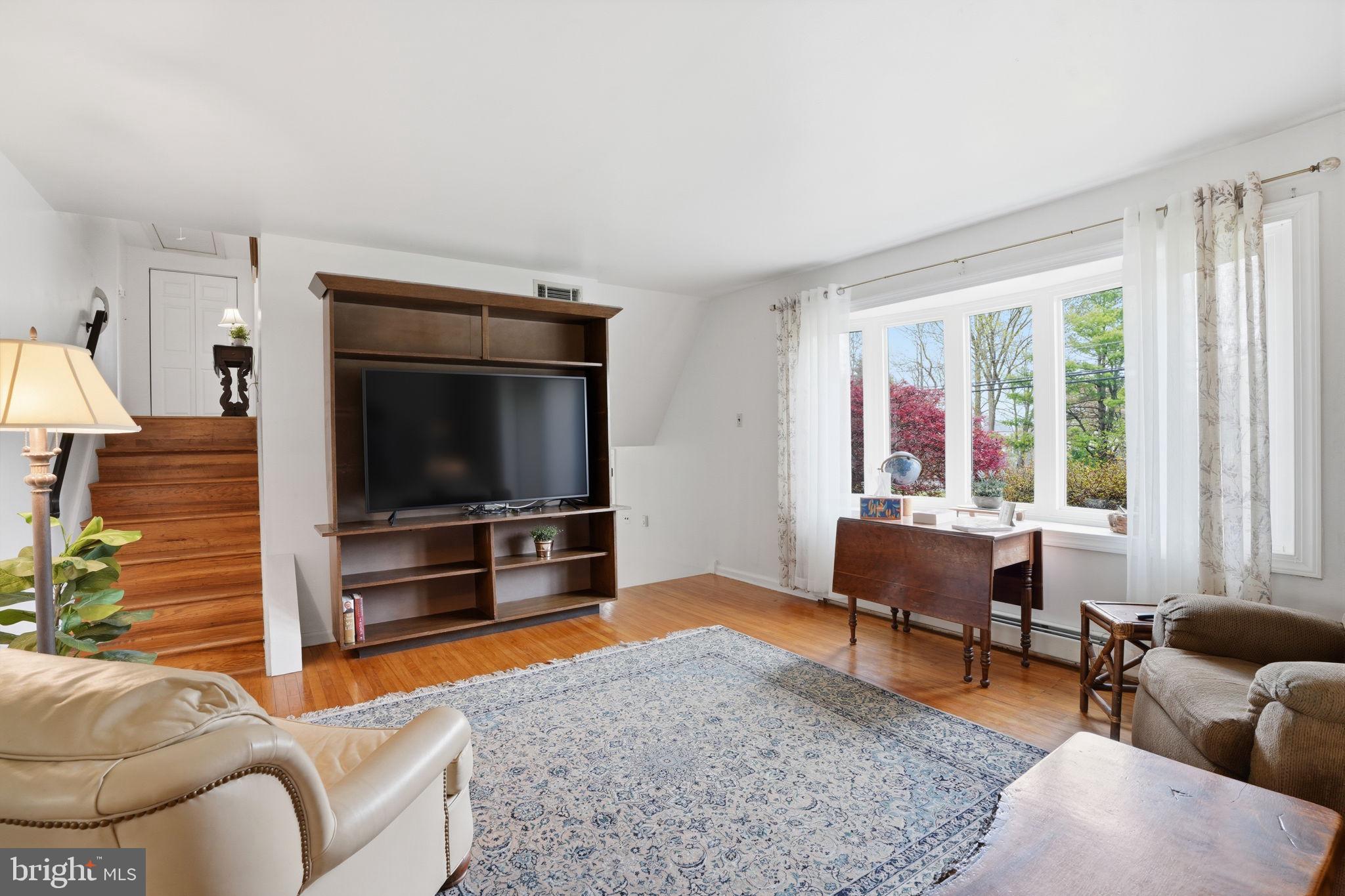 WARWICK MANOR - Residential