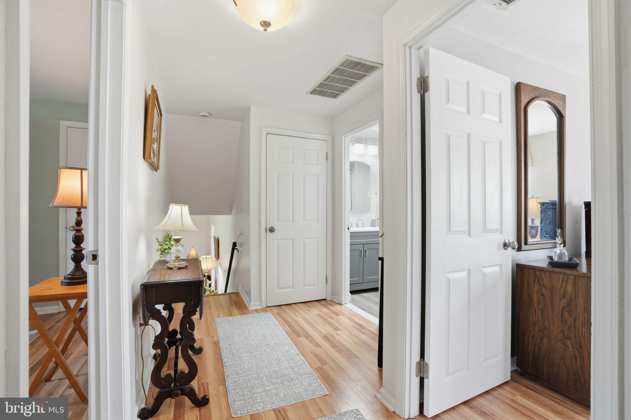 WARWICK MANOR - Residential