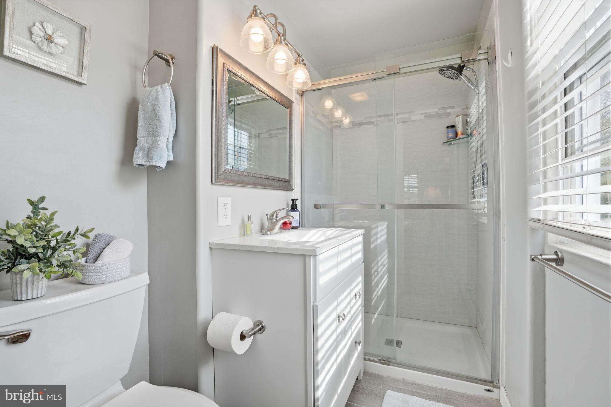 WARWICK MANOR - Residential