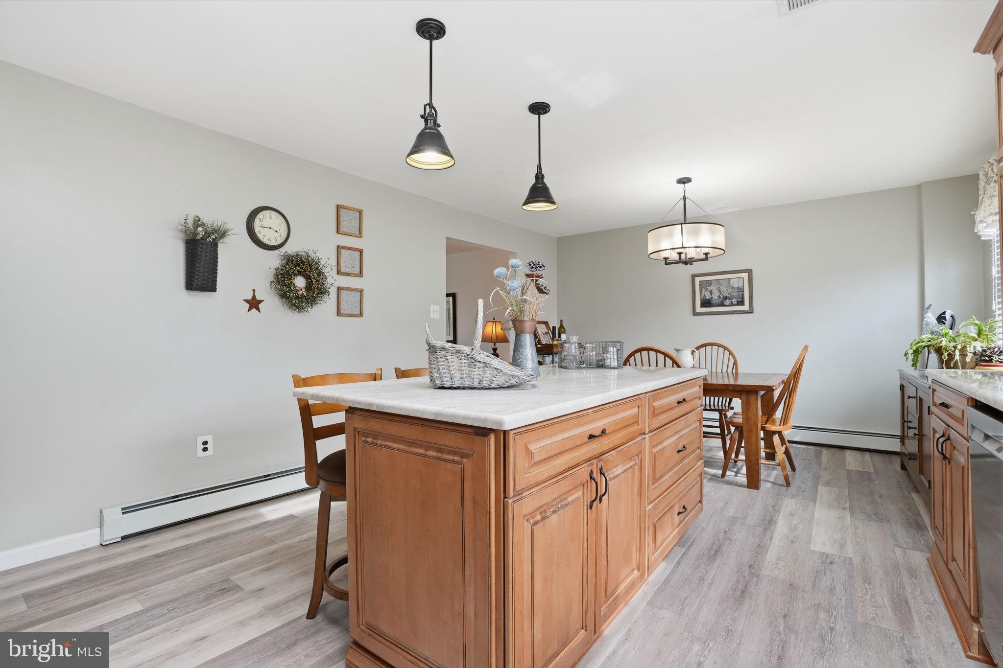 WARWICK MANOR - Residential