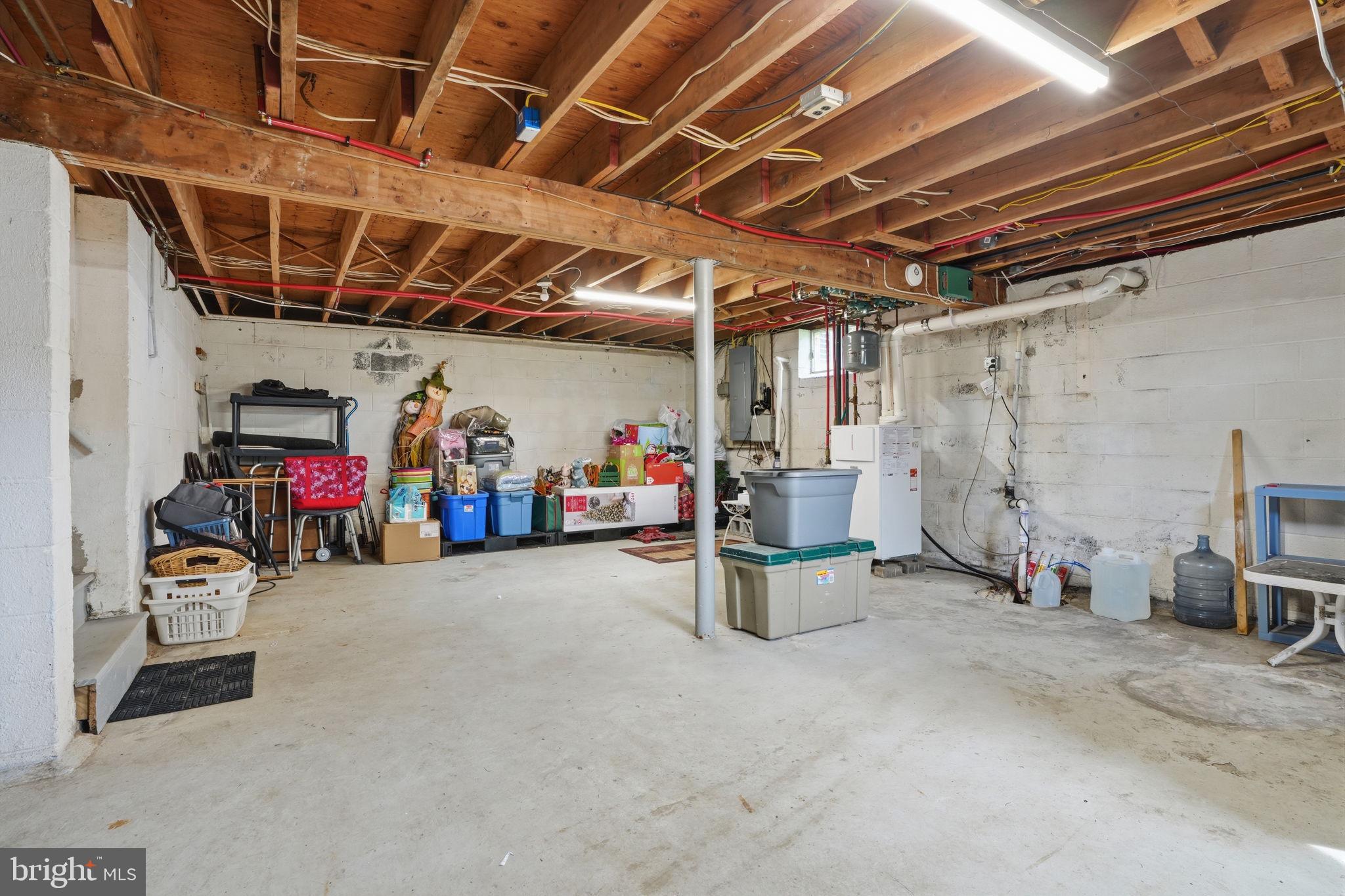 WARWICK MANOR - Residential