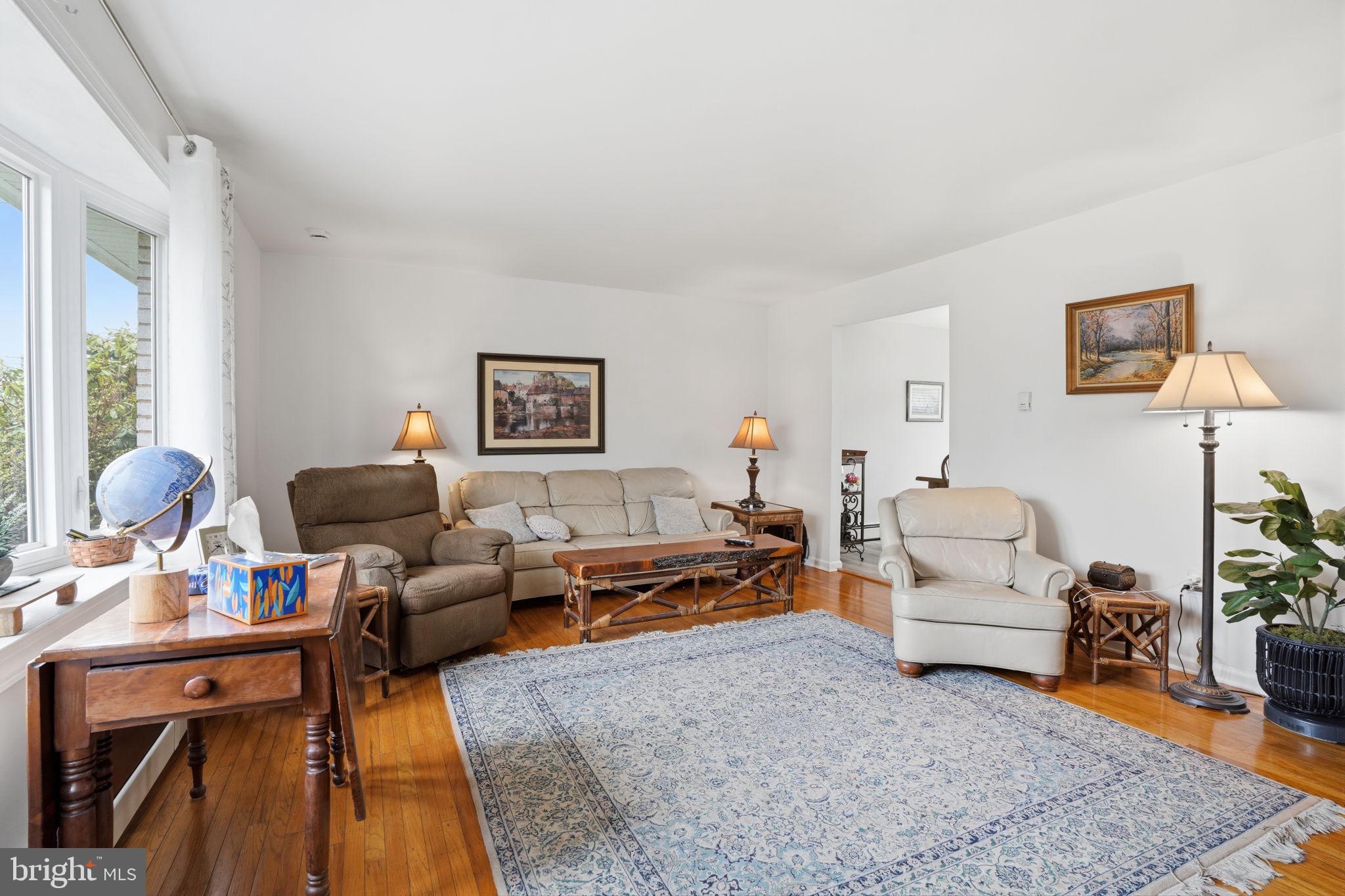 WARWICK MANOR - Residential