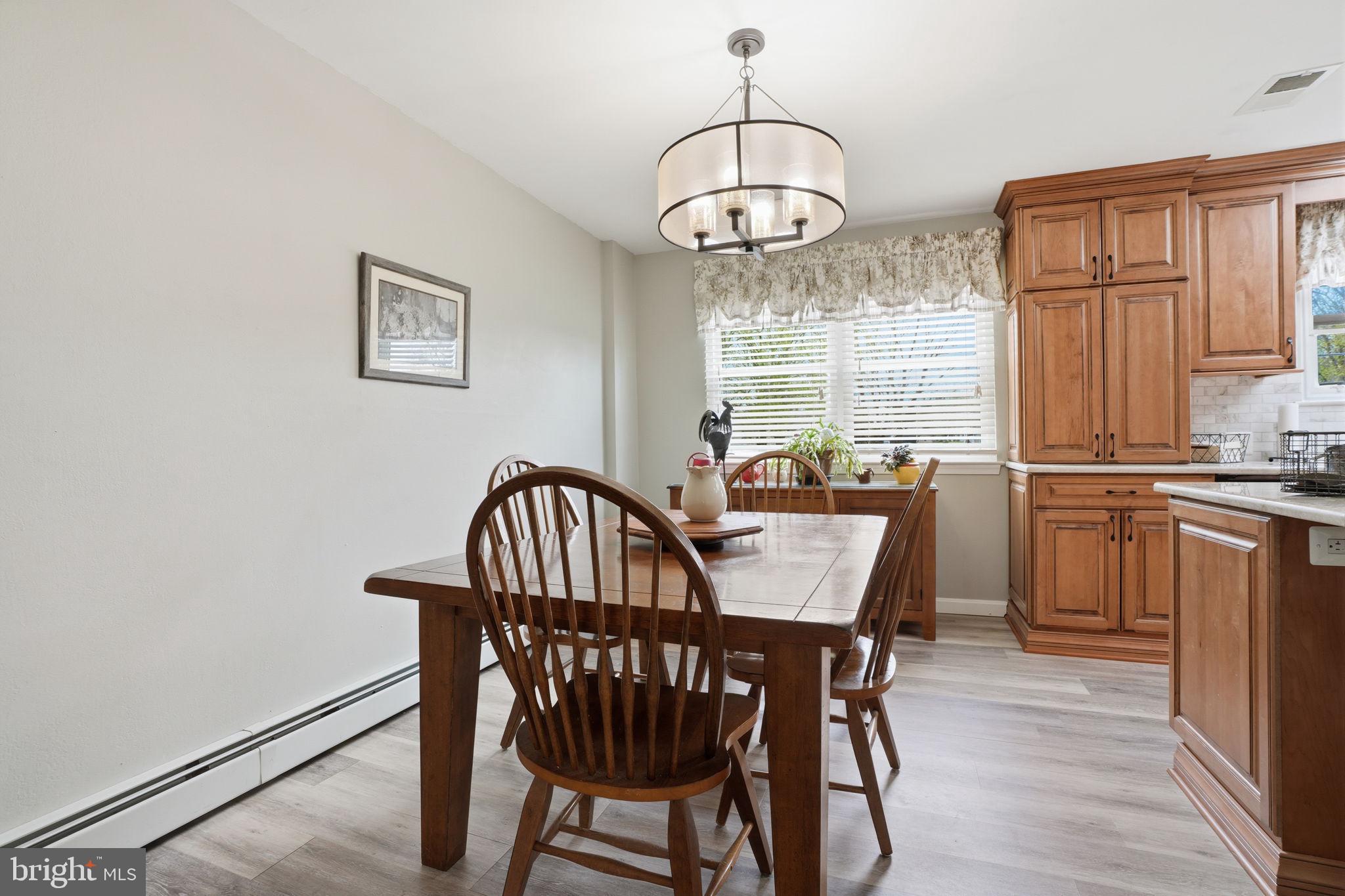 WARWICK MANOR - Residential