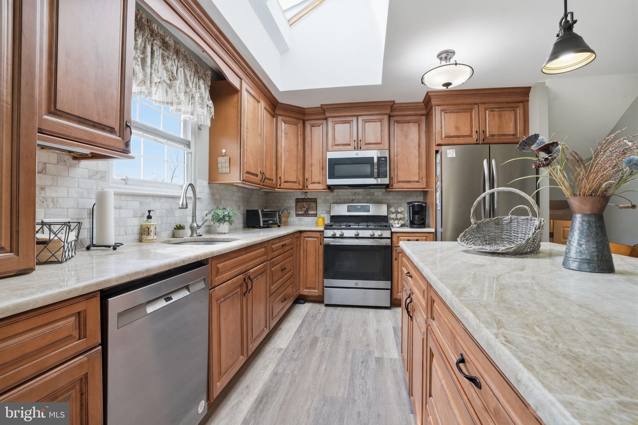 WARWICK MANOR - Residential