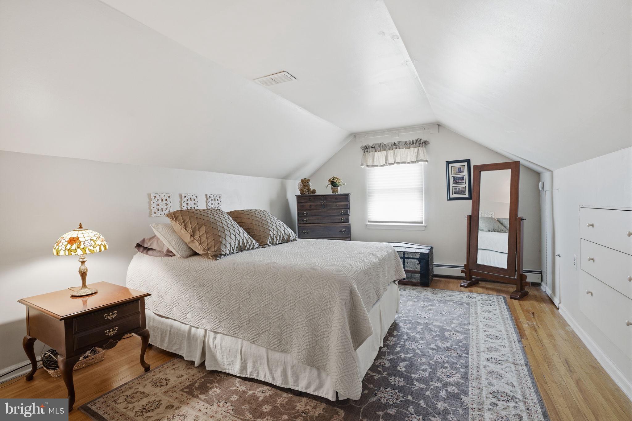 WARWICK MANOR - Residential